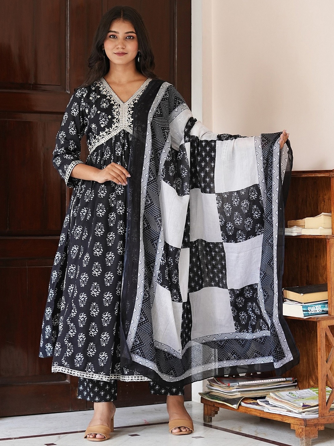 

MF Hayat Ethnic Motifs Printed Regular Thread Work A Line Kurta with Trousers & Dupatta, Black