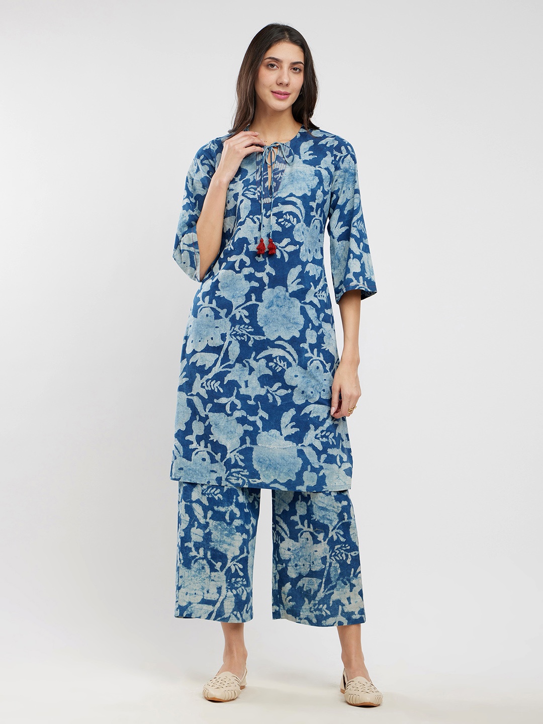 

Pink Fort Floral Printed Pure Cotton Kurta With Trousers, Blue