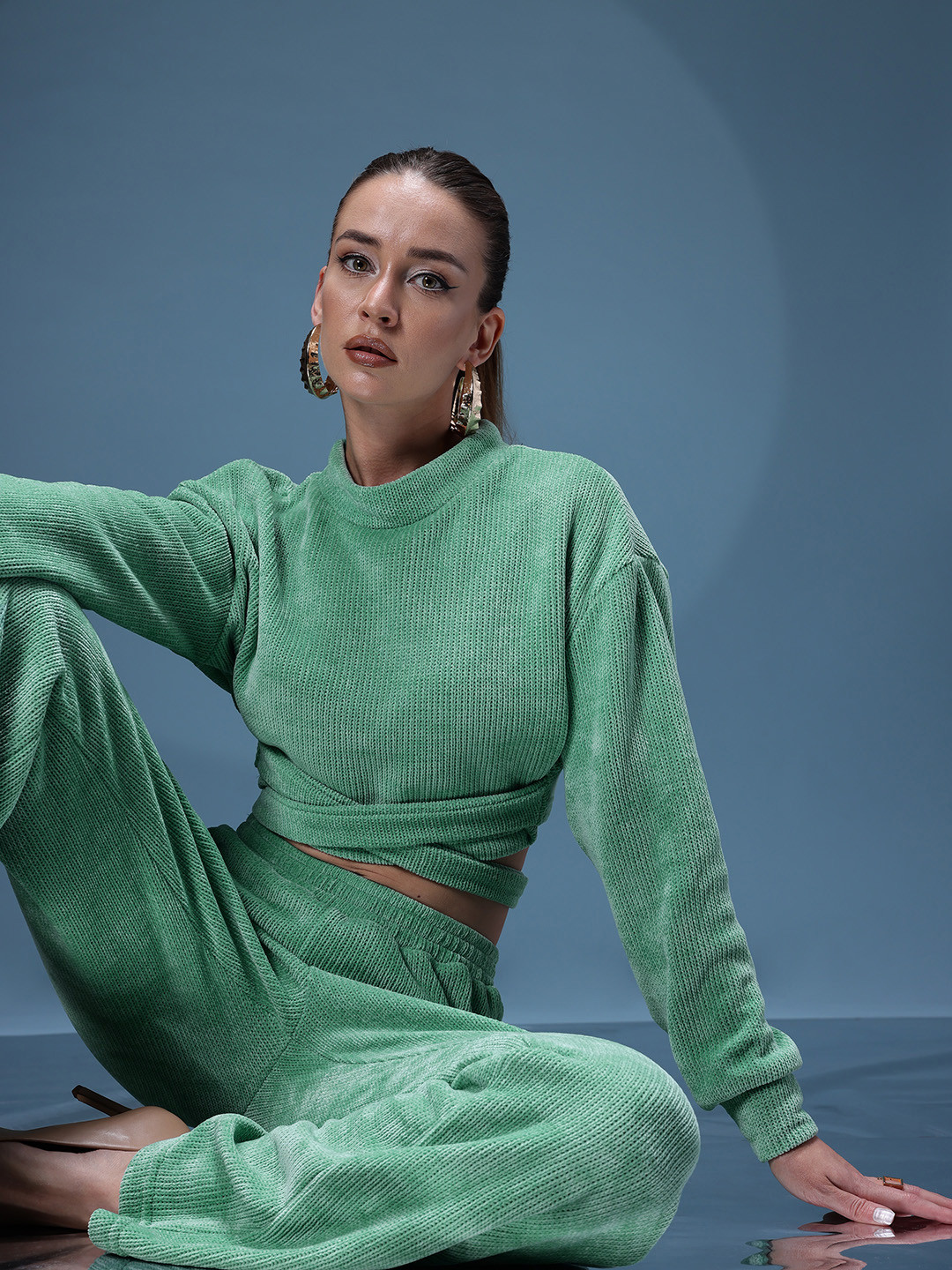 

bebe Tie-Up Crop Top With Trousers, Green