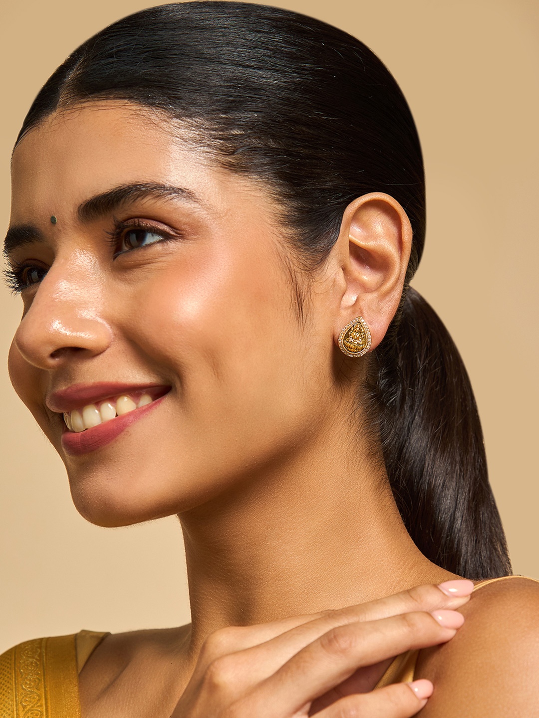 

Kushal's Fashion Jewellery 92.5 Pure Silver Gold-Plated Stone Studded Studs Earring