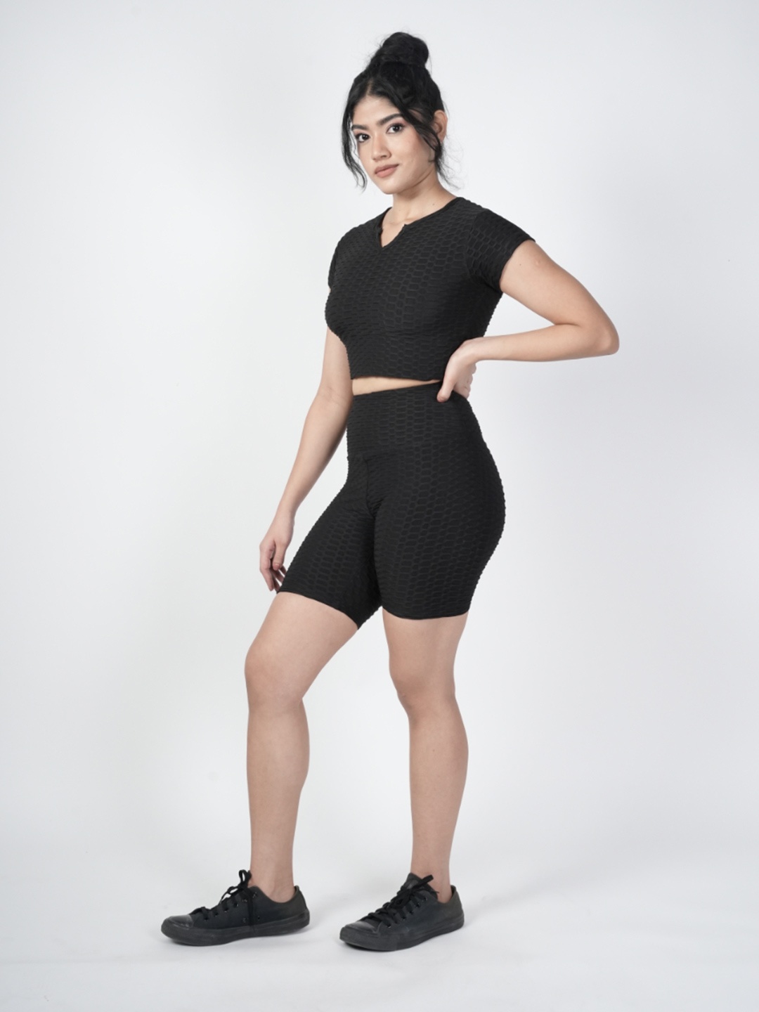 

THEFITTHEORY Women Solid Geometric High-Rise Training or Gym Sports Shorts, Black