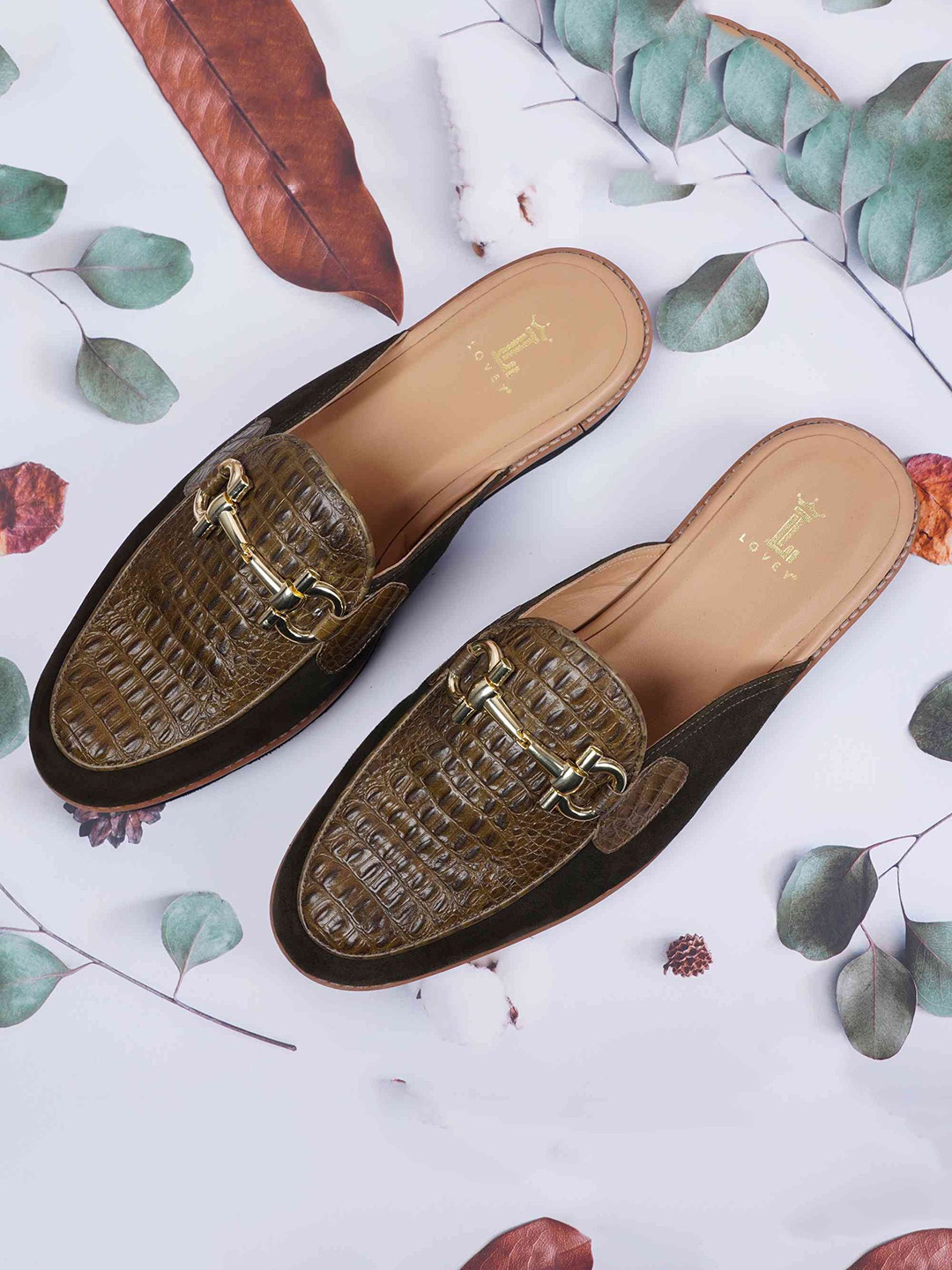 

LOVEY Men Textured Leather Mules, Olive