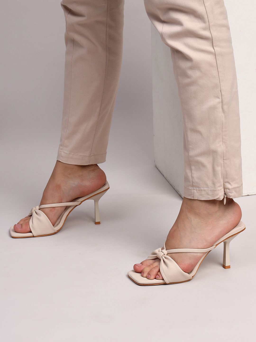 

DressBerry Bow Detailed Slim Heel Sandals, Beige