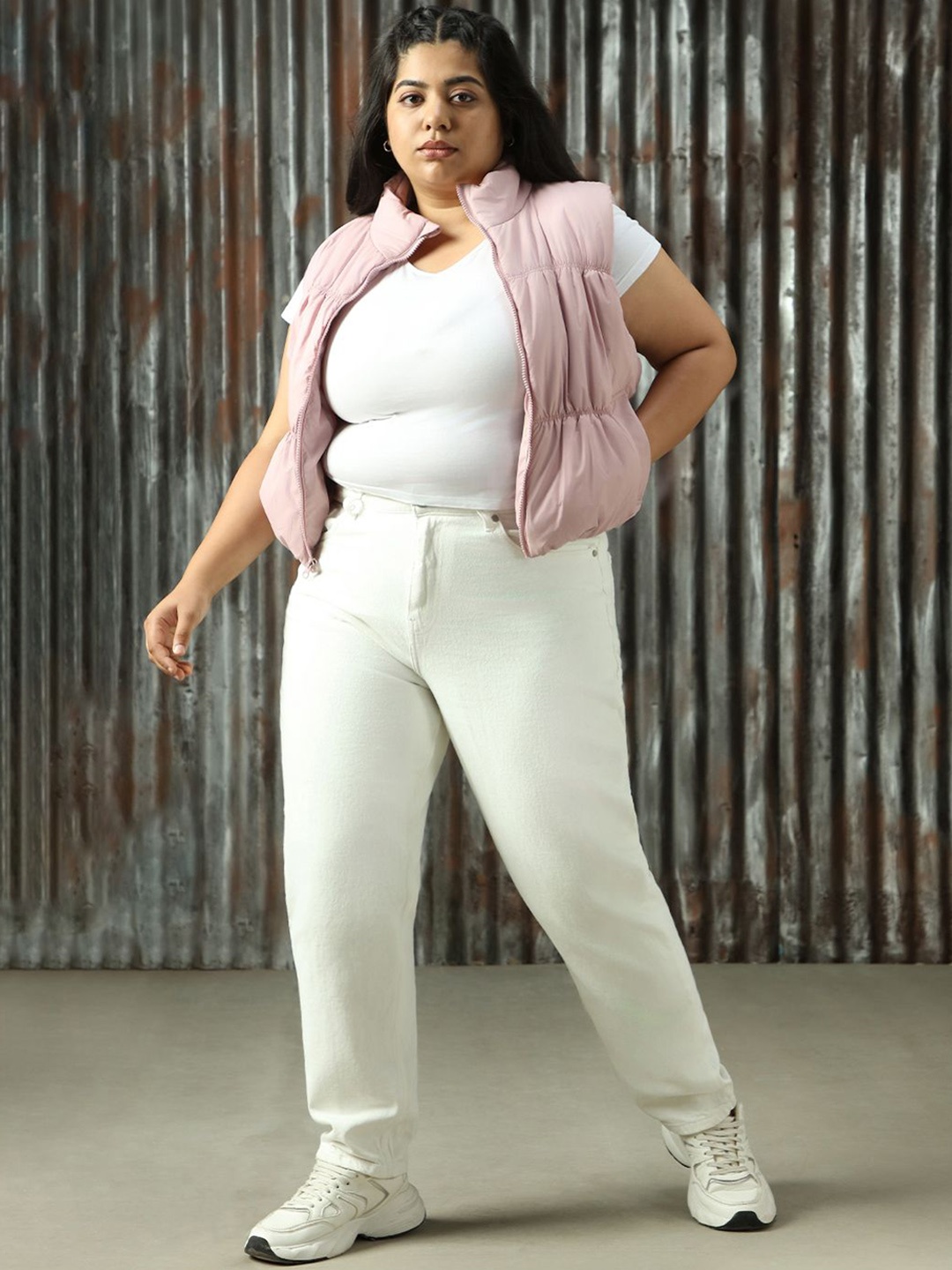 

Freeform By High Star Women High-Rise Mom Slim Light Fade Jeans, Off white