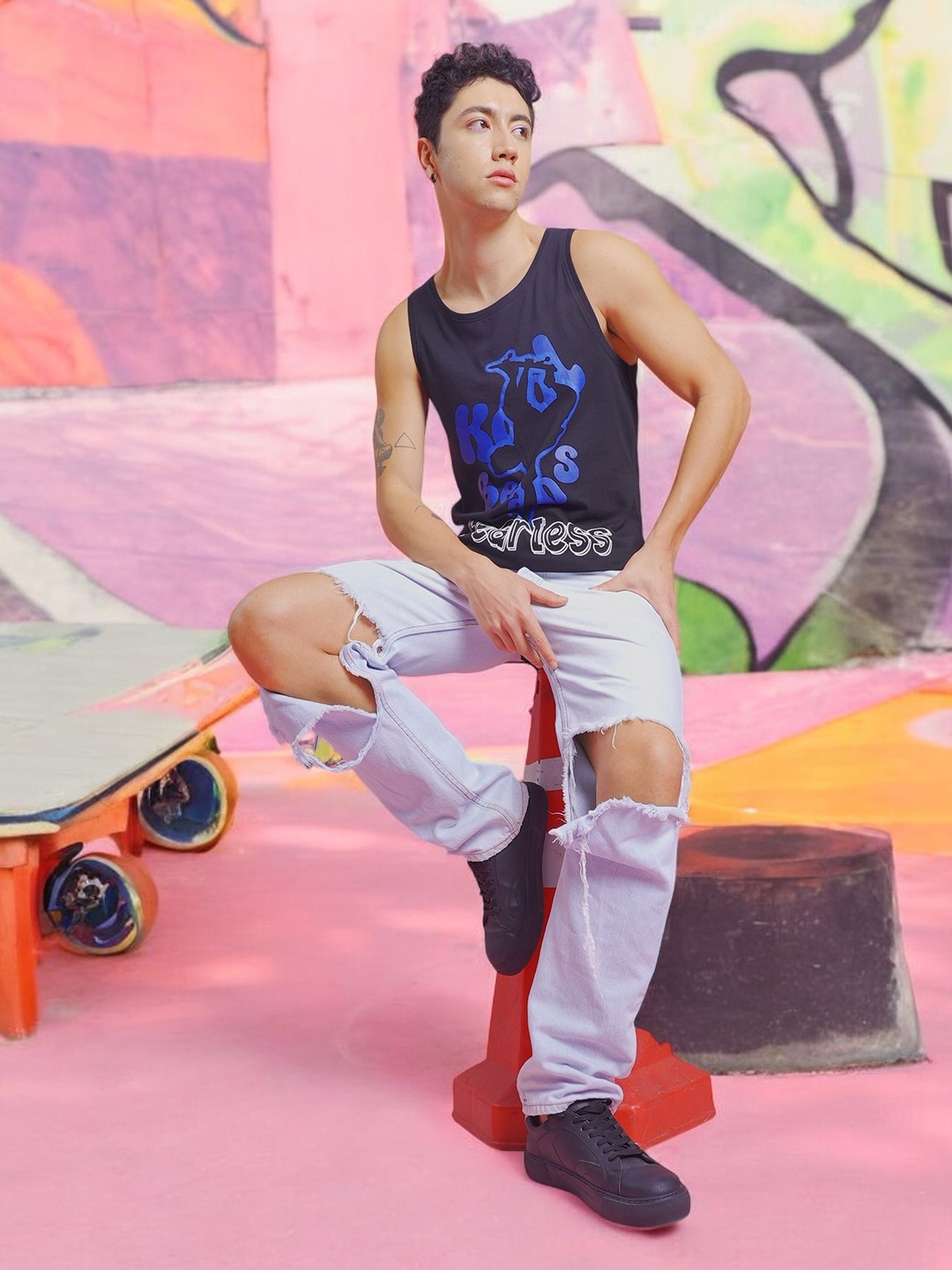

URA STREET Men Graphic Printed Tank T-shirt, Black