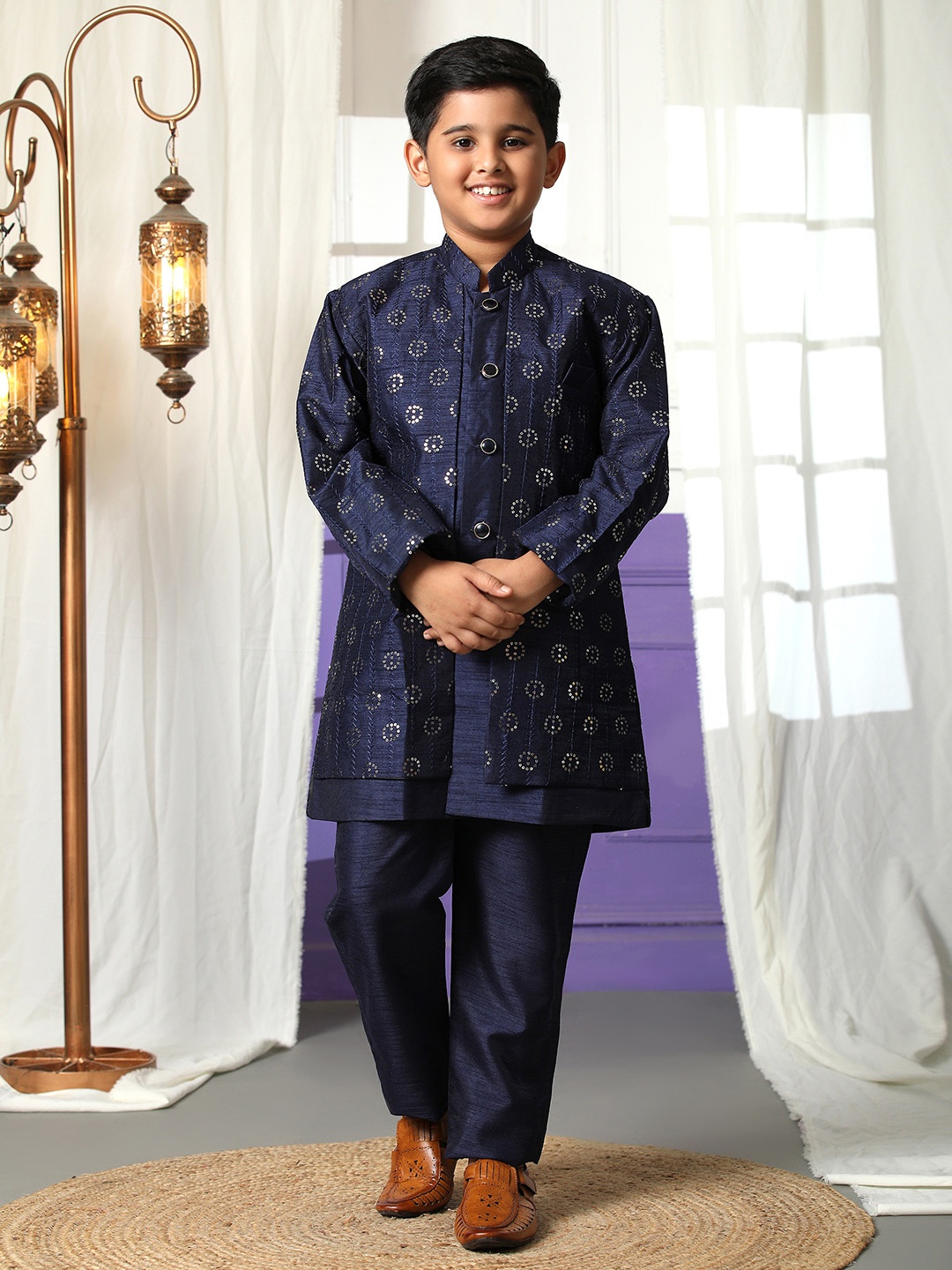 

Pro-Ethic STYLE DEVELOPER Boys Paisley Sequinned Pure Silk Straight Kurta with Pyjamas, Navy blue