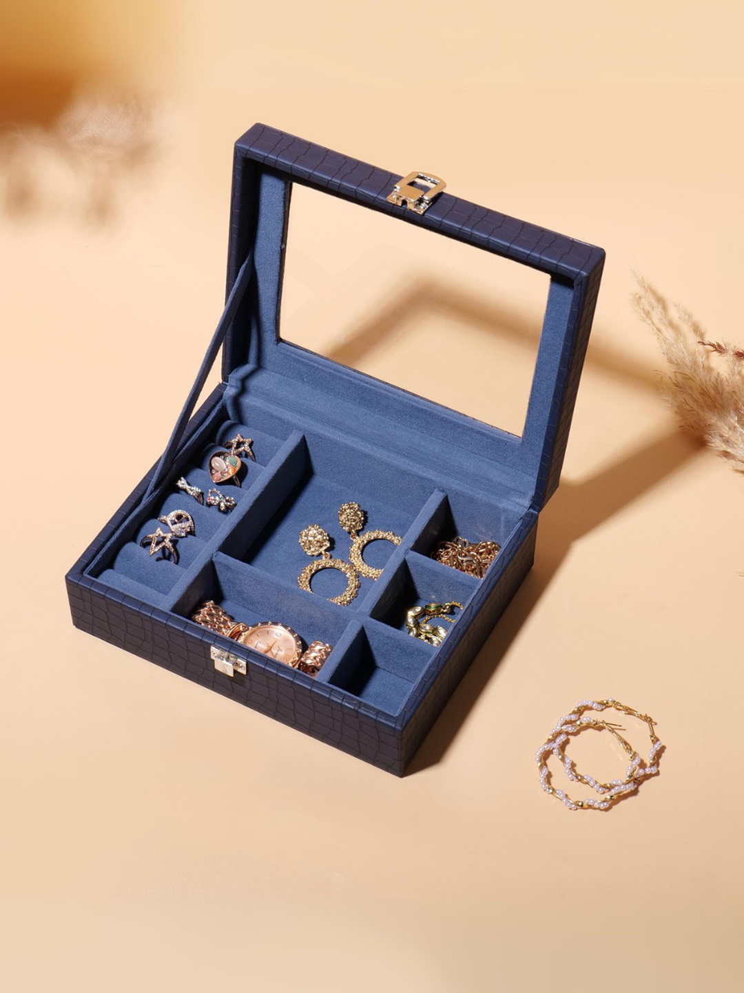 

La Trove Blue Self Design Square Jewellery Organiser