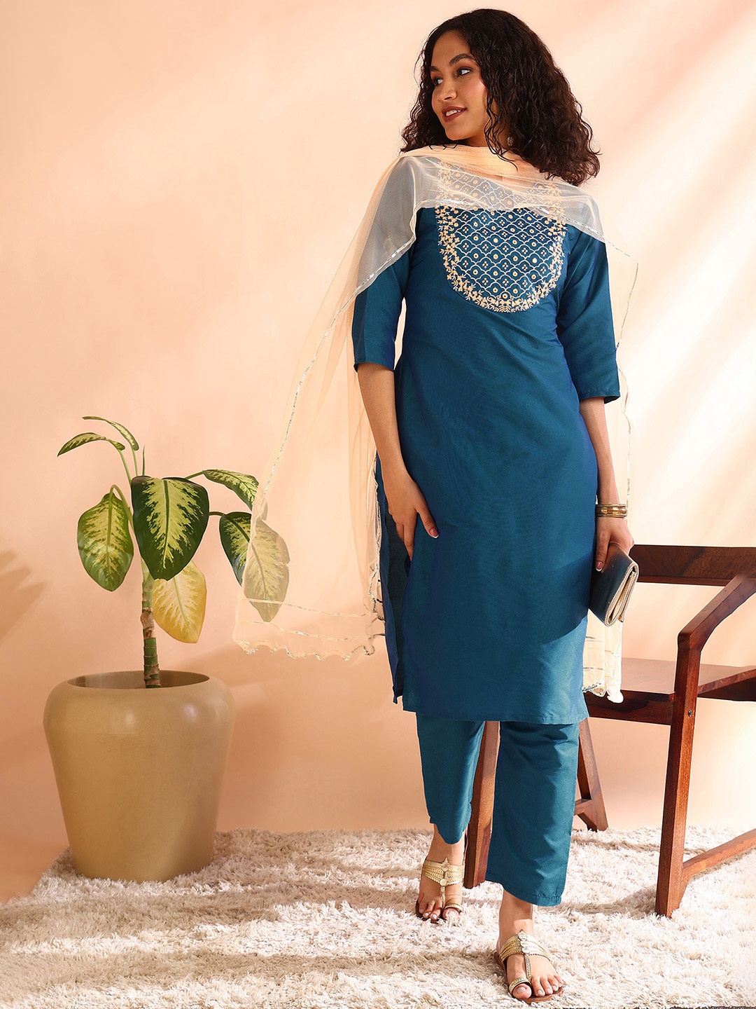 

V TRADITION Floral Yoke Design Regular Thread Work Kurta With Trousers, Blue