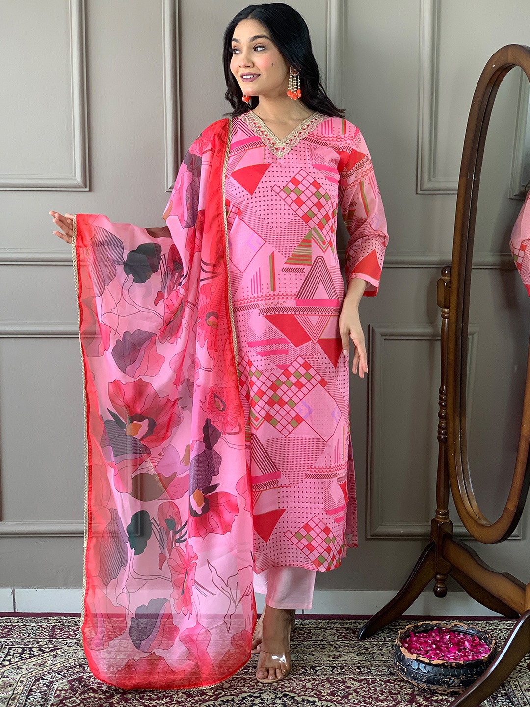 

Lilots Geometric Printed Sequinned Kurta with Trousers & Dupatta, Pink