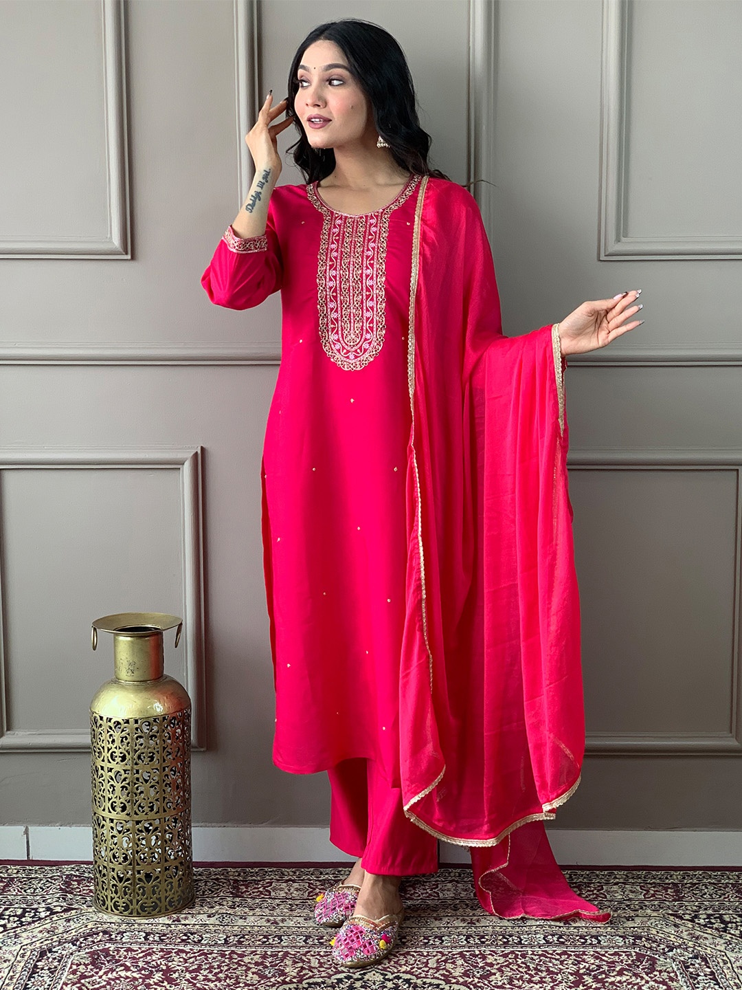 

Lilots Ethnic Motifs Embroidered Sequinned Kurta with Trousers & Dupatta, Pink