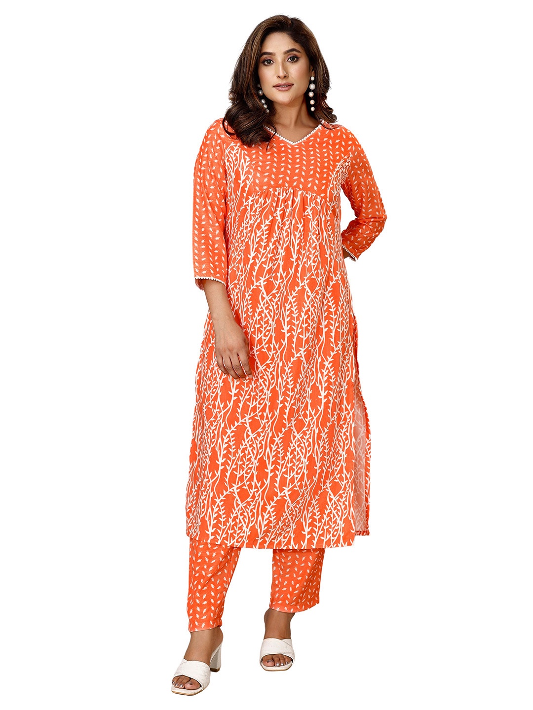 

FAB GALAXY Floral Printed Straight Kurta With Trouser, Orange