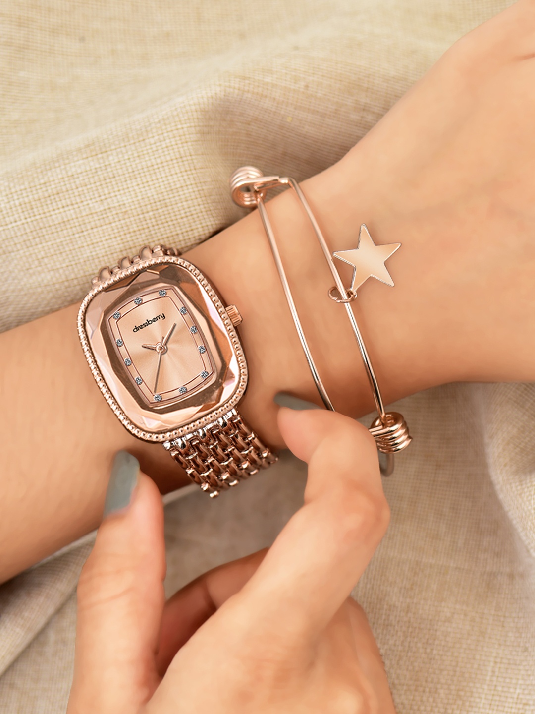 

DressBerry Women Embellished Dial & Bracelet Style Straps Analogue Watch DBSet24 Set-15, Rose gold