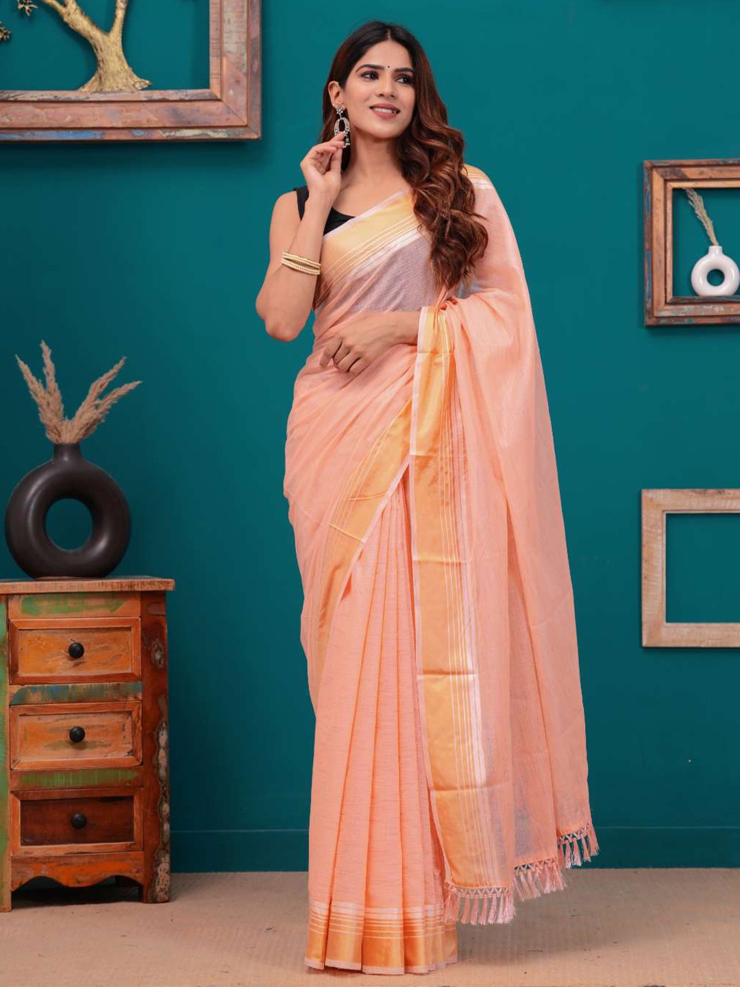

HEARTLOOM Striped Zari Chanderi Saree, Peach