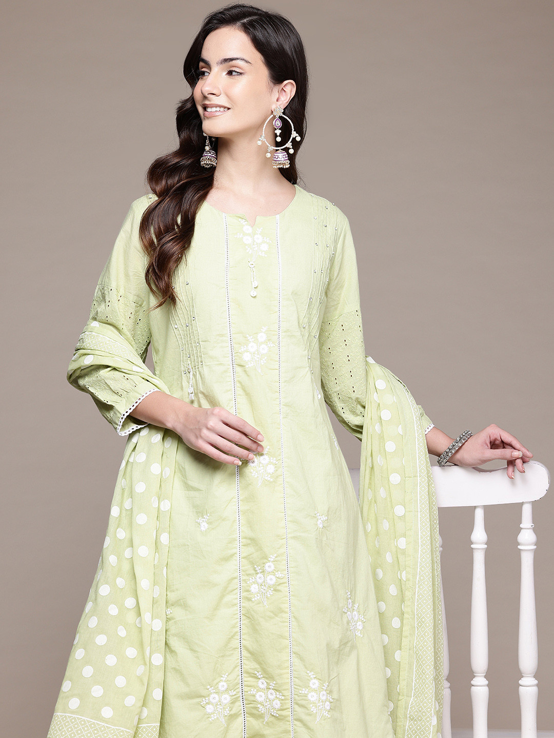 

Readiprint Fashions Floral Embroidered Thread Work Kurta with Palazzos & Dupatta, Green