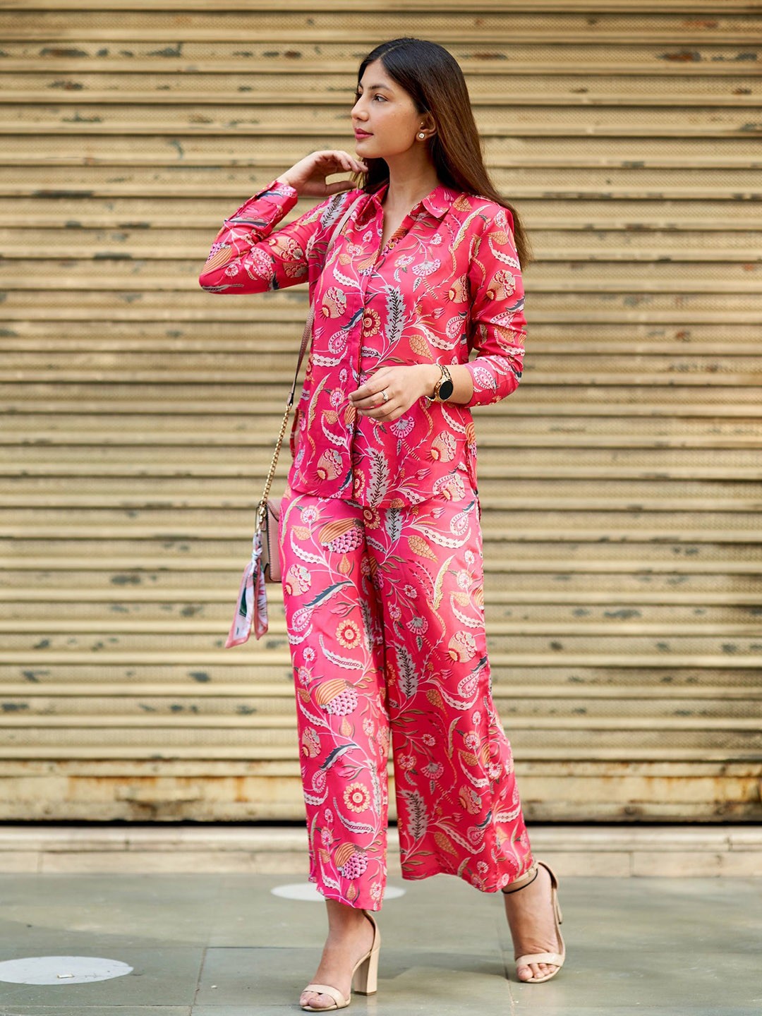 

Rujave Floral Printed Shirt With Trousers, Pink