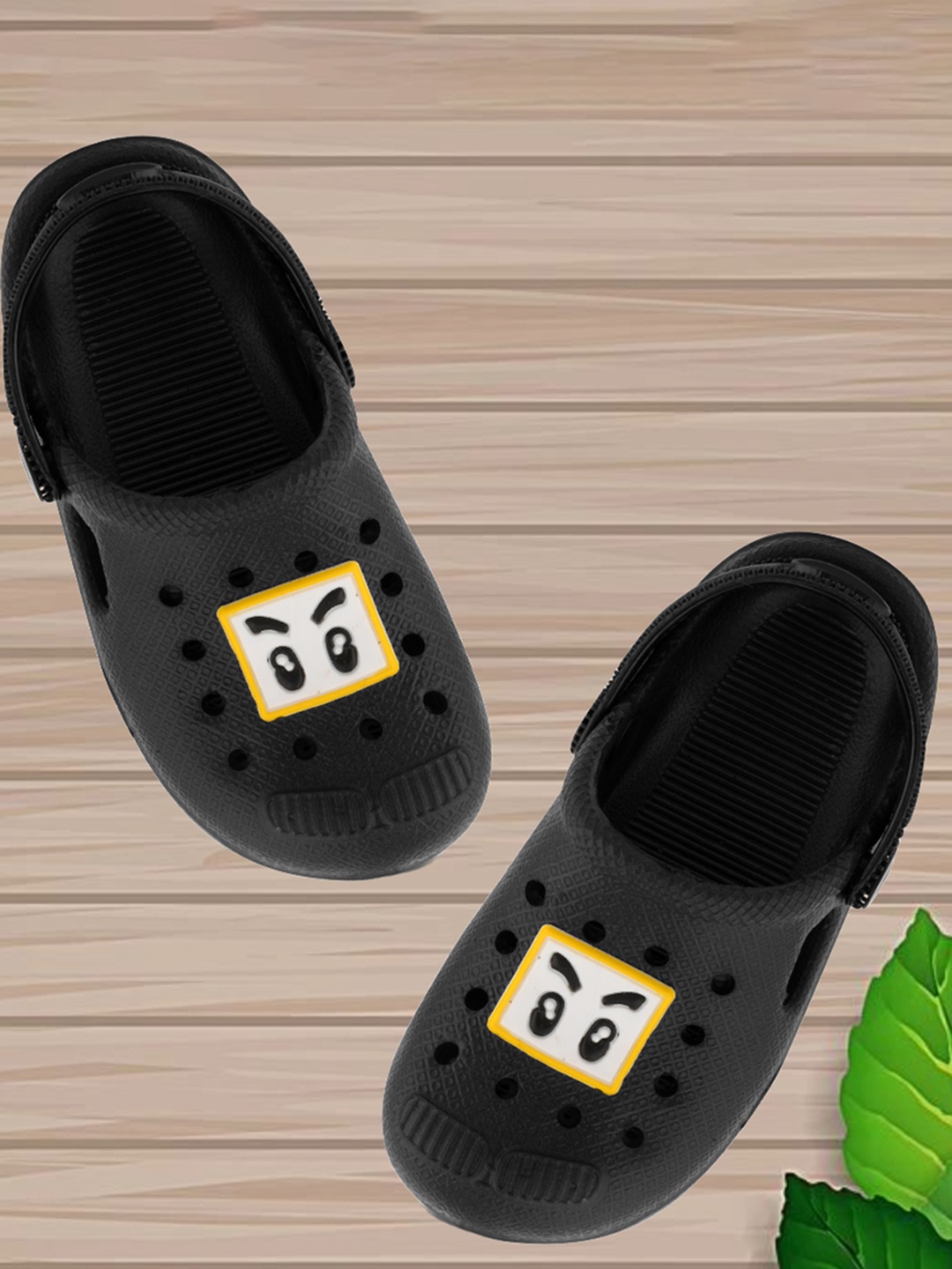 

Smartots Unisex Kids Clogs Sandals, Black