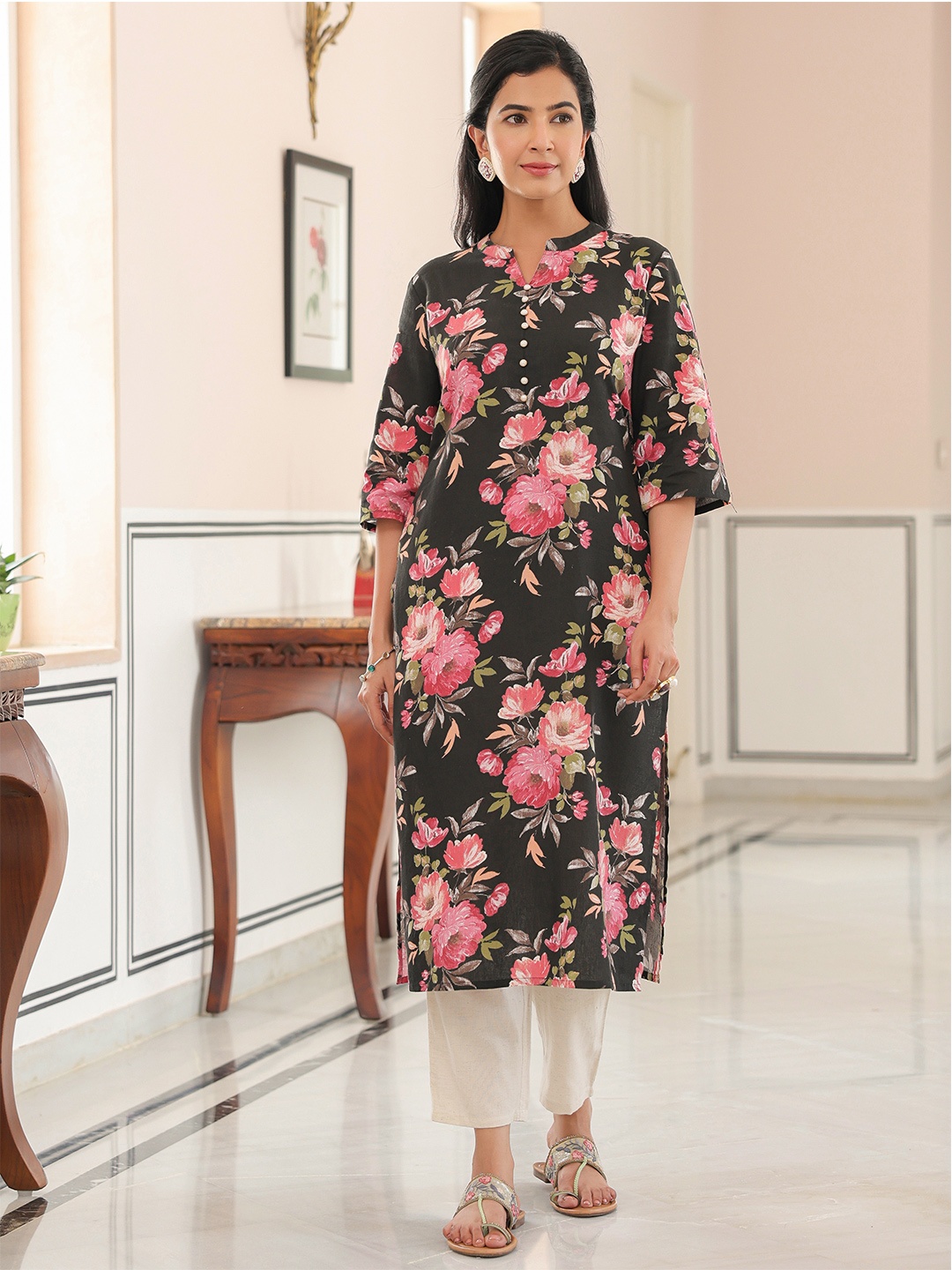 

Aramya Floral Printed Mandarin Collar Linen Cotton Straight Kurta, Black