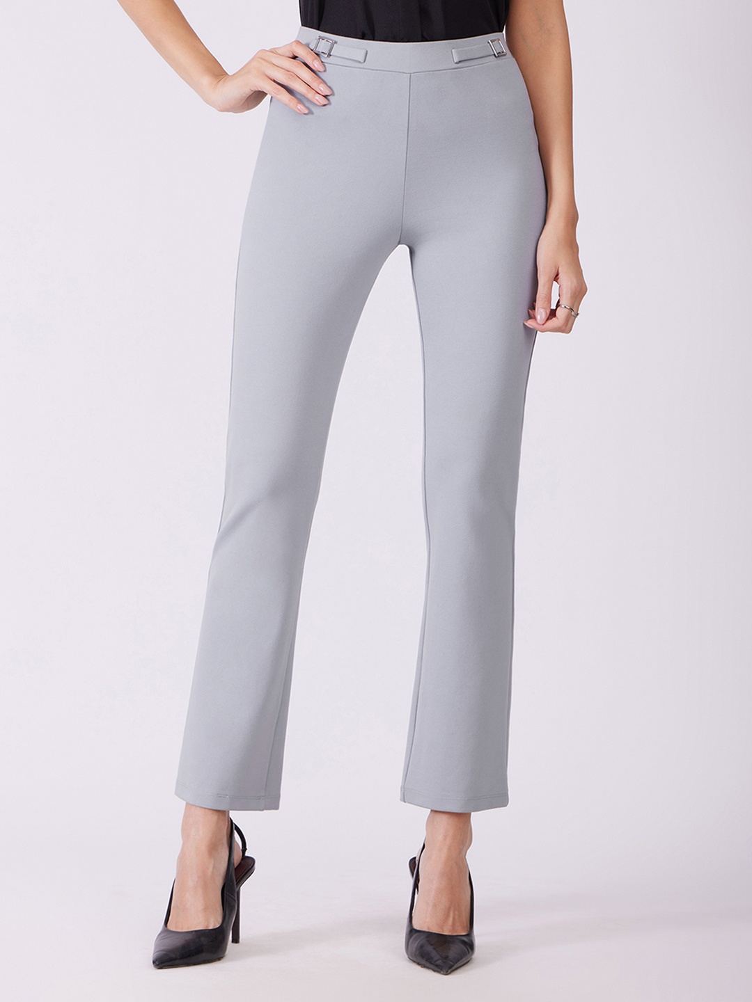 

LivIn Women Regular Trousers, Grey