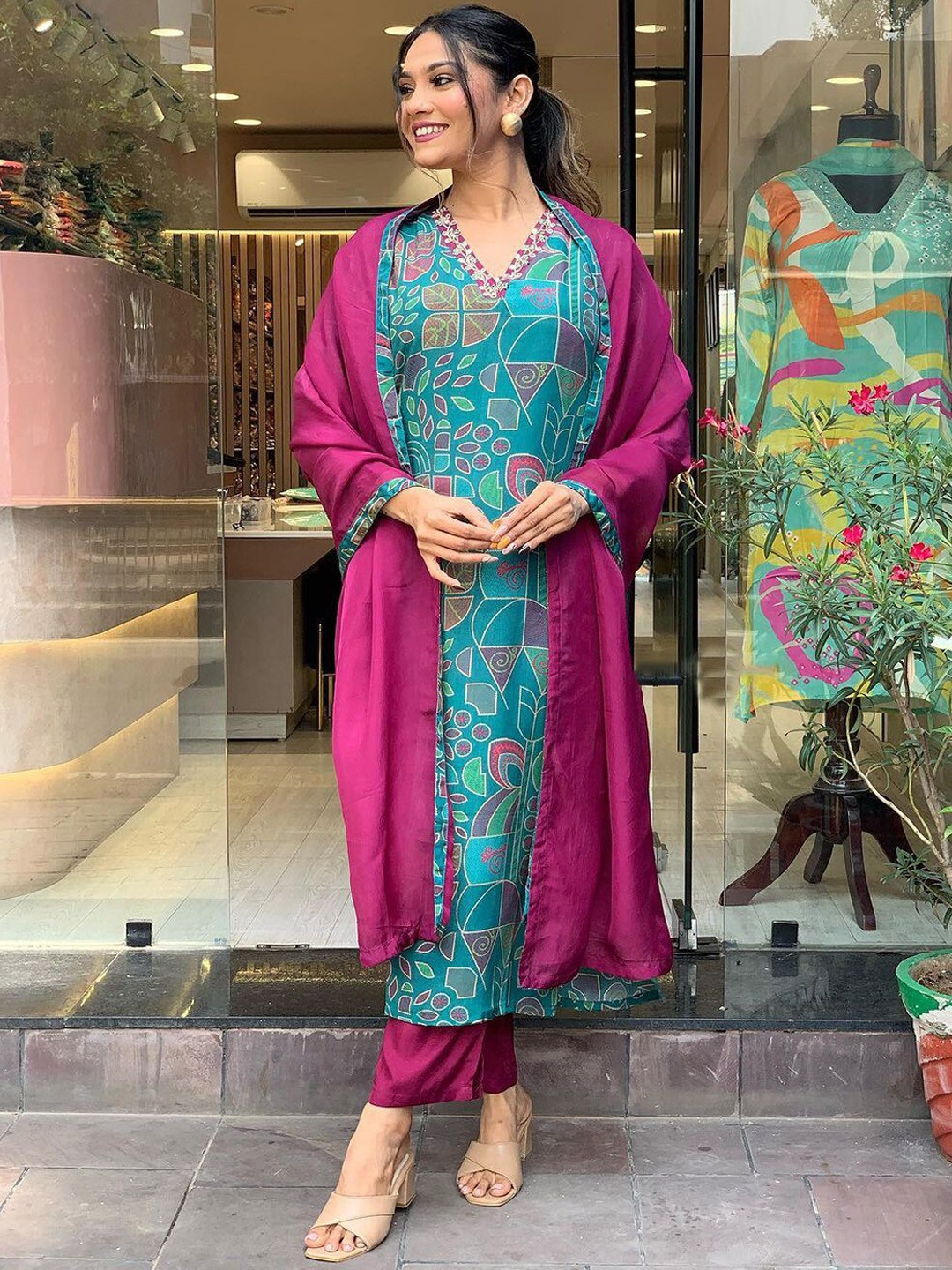 

Anni Designer Geometric Printed Regular Straight Kurta with Trousers & Dupatta, Turquoise blue