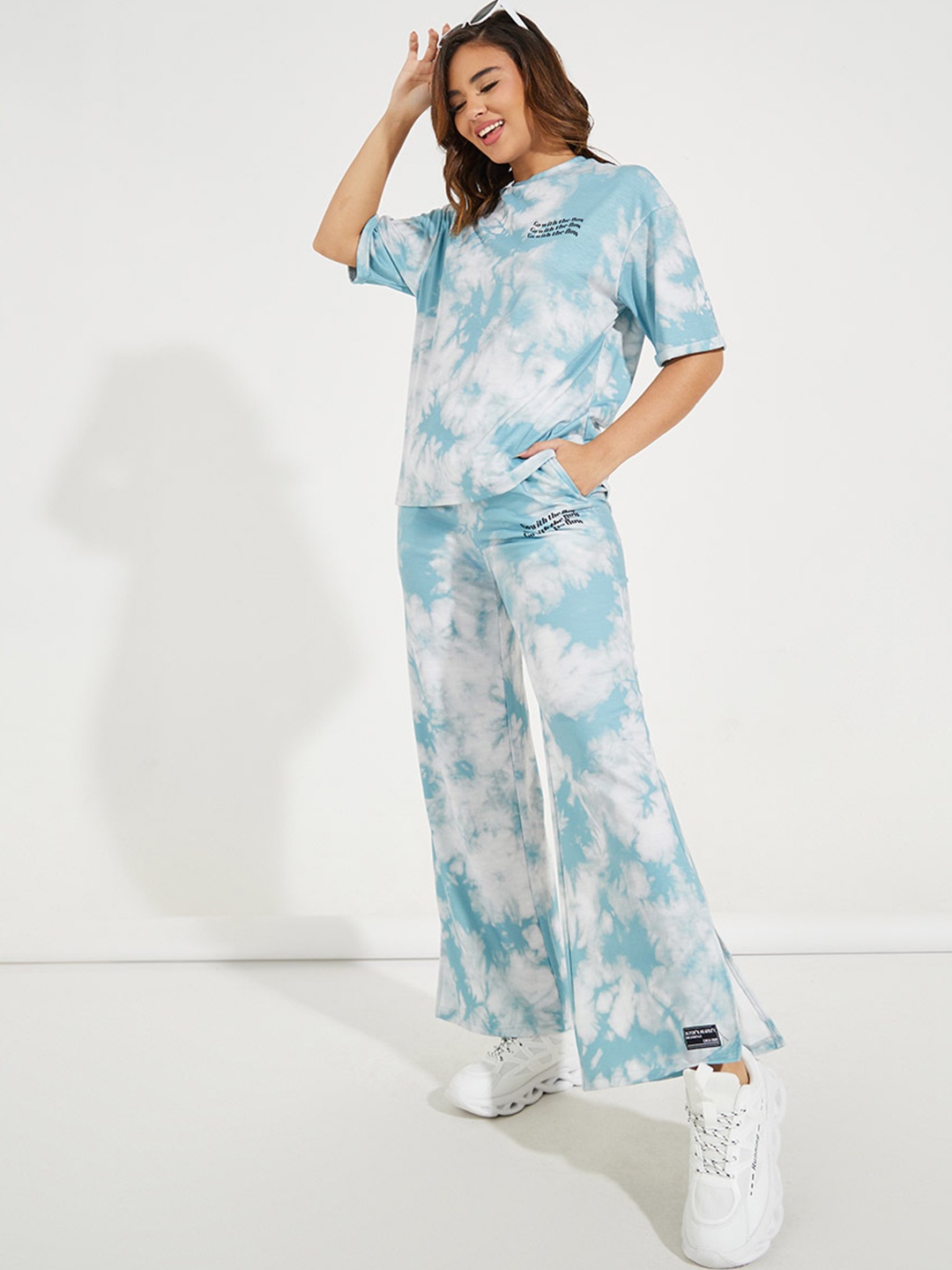 

Styli Women All Over Graphic Print T-Shirt & Joggers Co-Ord Set, Blue