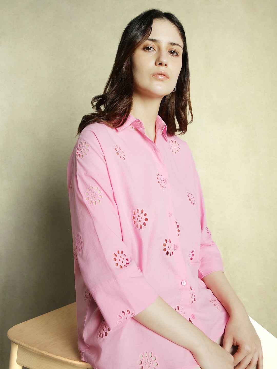 

DL Woman Schiffli Spread Collar Relaxed Fit Cotton Casual Shirt, Pink