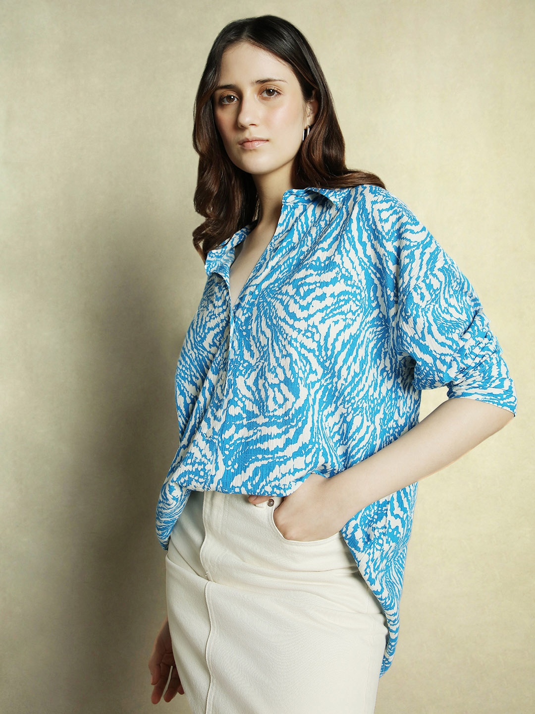 

DL Woman Women Spread Collar Abstract Printed Oversized Casual Shirt, Blue