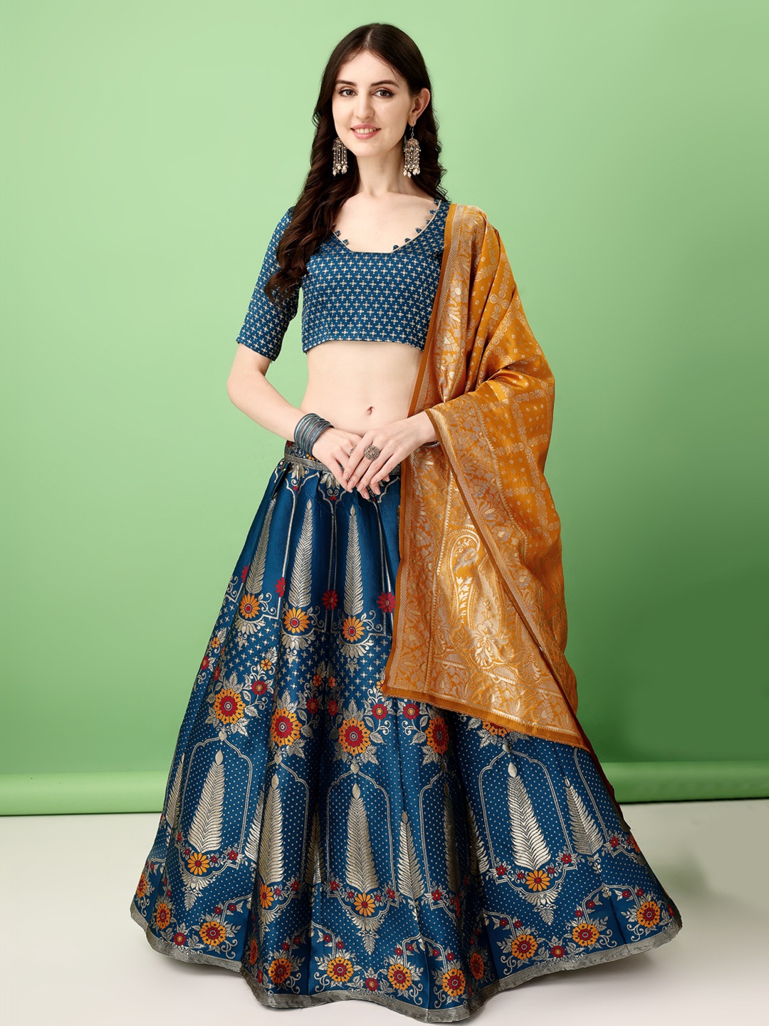 

SWAMI STUDIO Semi-Stitched Lehenga & Blouse With Dupatta, Green