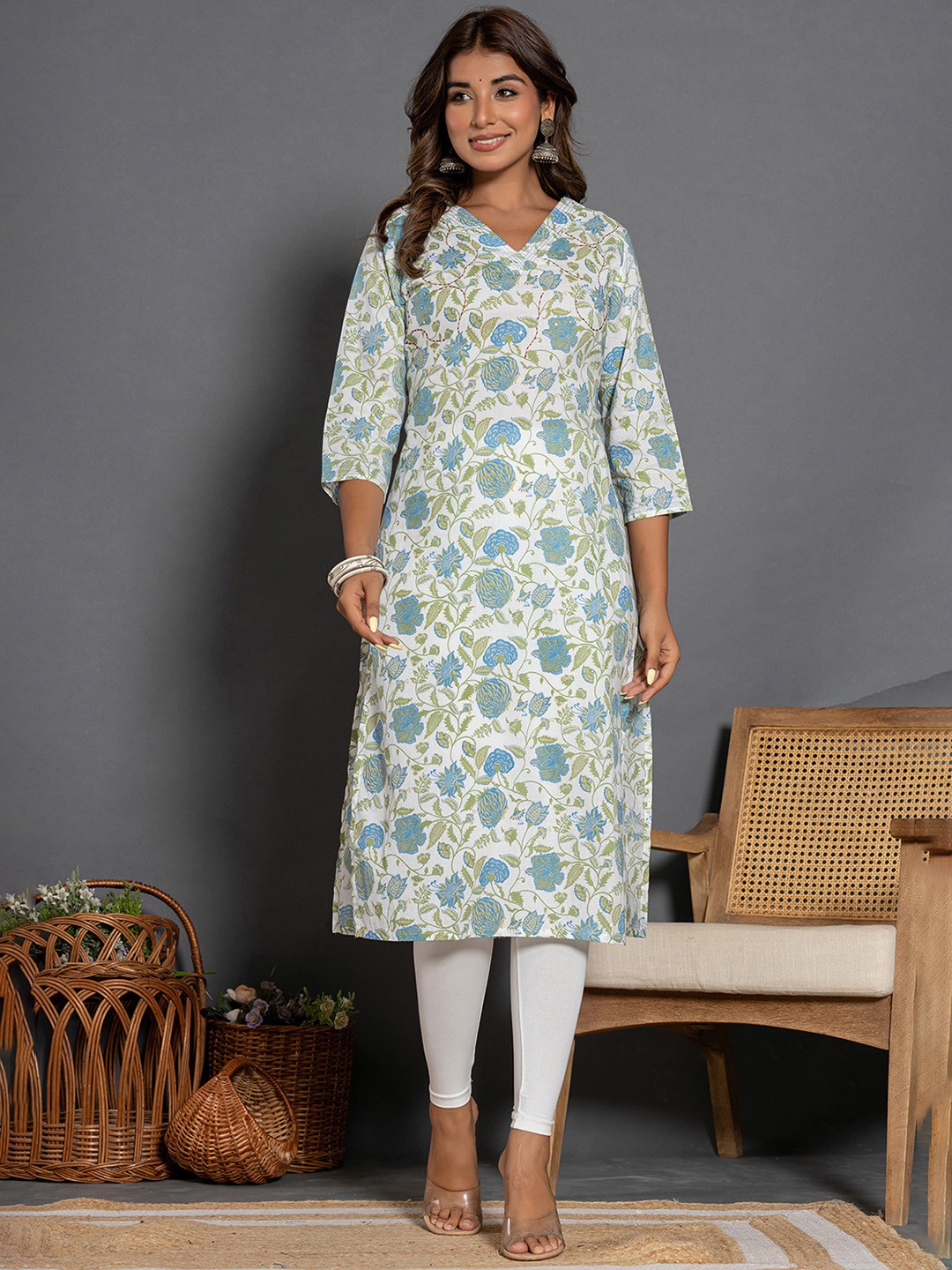 

Benaaz Floral Printed V-Neck Thread Work Cotton Straight Kurta, Off white
