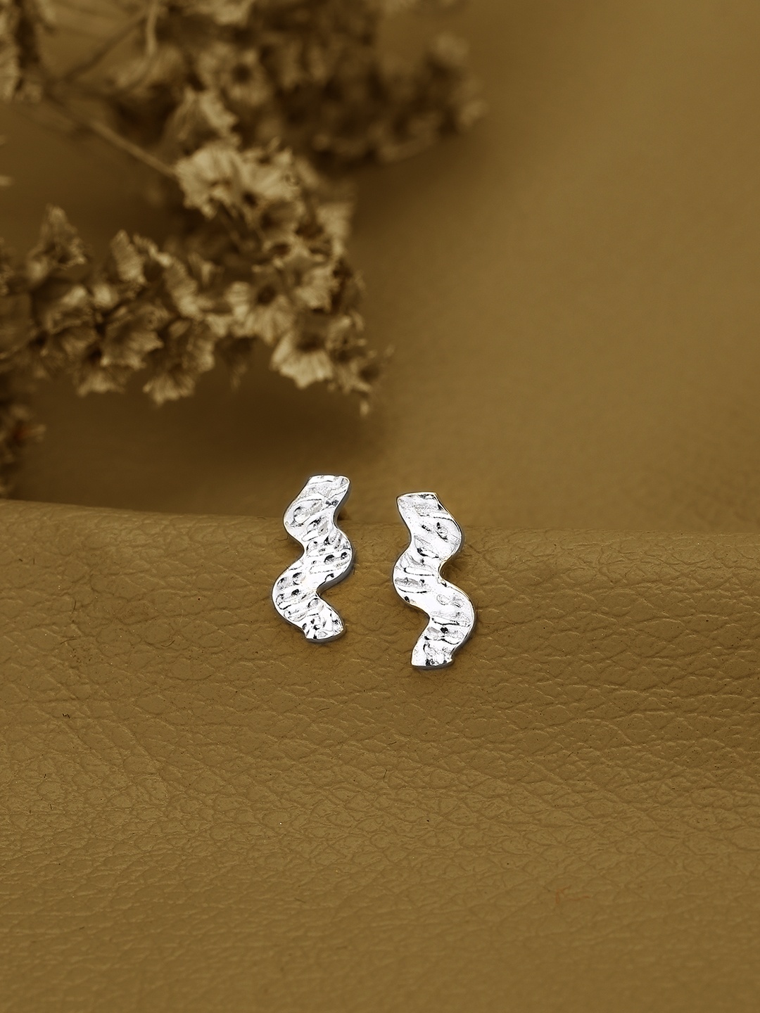 

DressBerry Rhodium-Plated 925 Sterling Silver Contemporary Studs Earrings