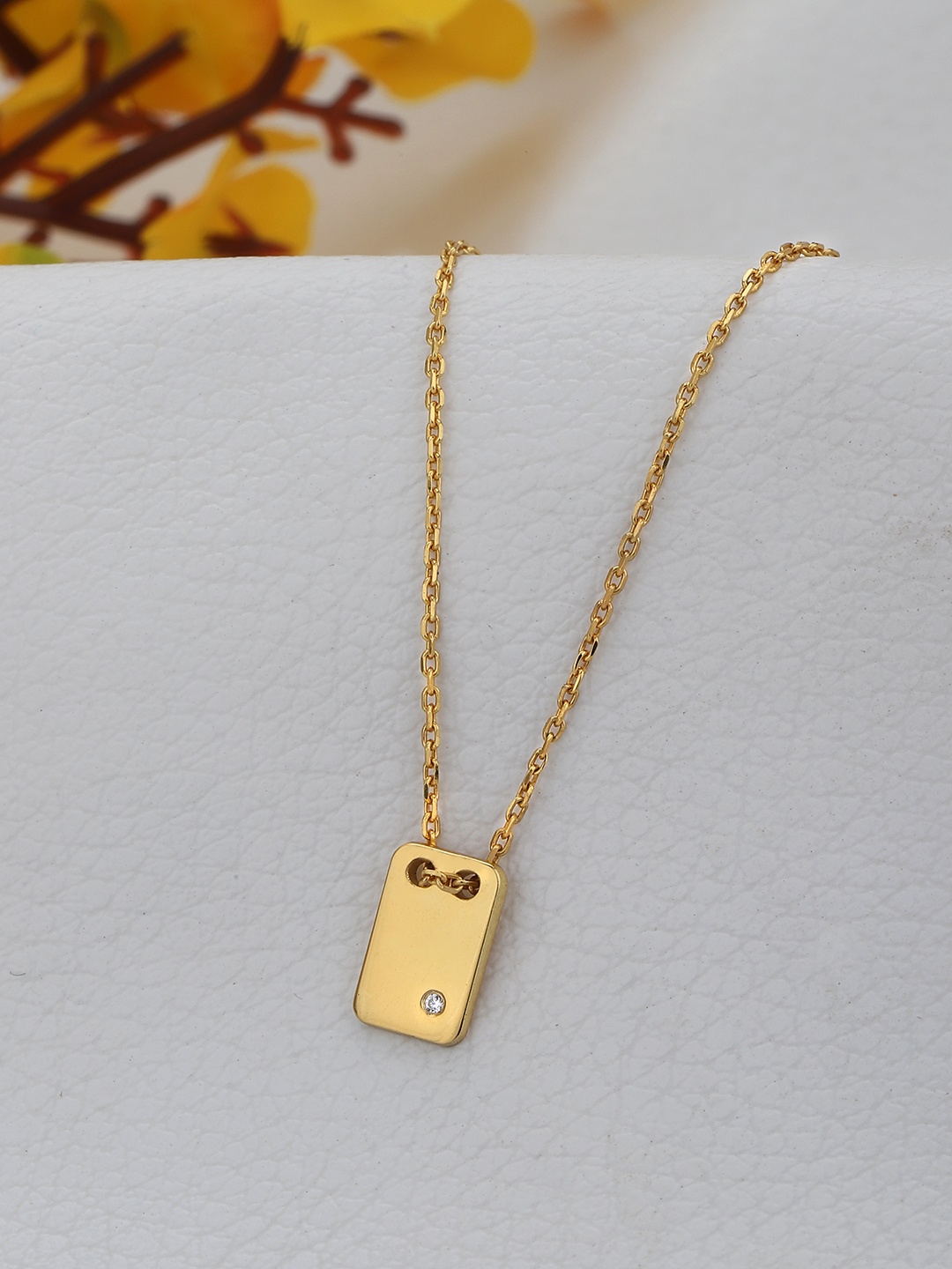 

DressBerry Gold-Plated 925 Sterling Silver Square Pendant with Chain