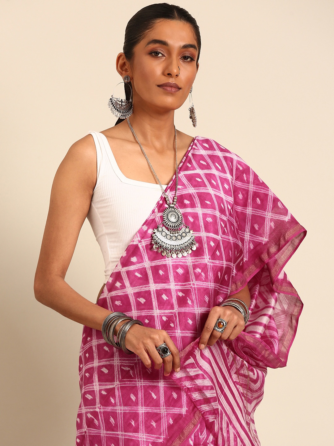 

Taavi Shibori Style Chanderi Silk Blend Saree With Zari Detail, Pink