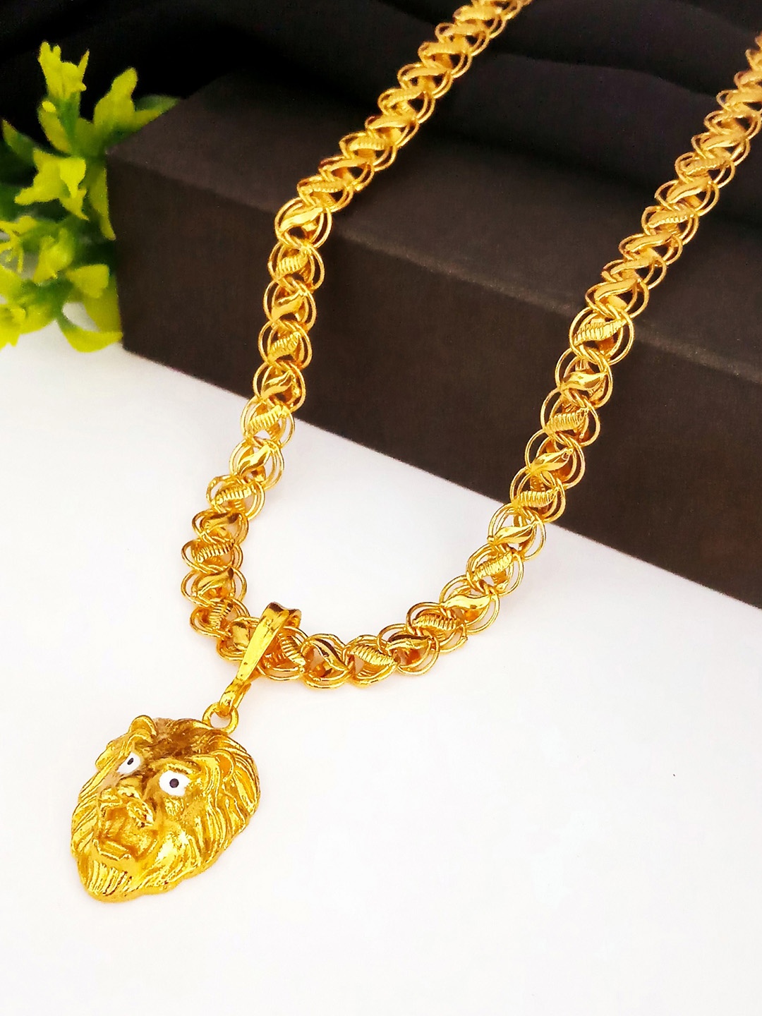 

Minprice Gold-Plated Pendant With Chain