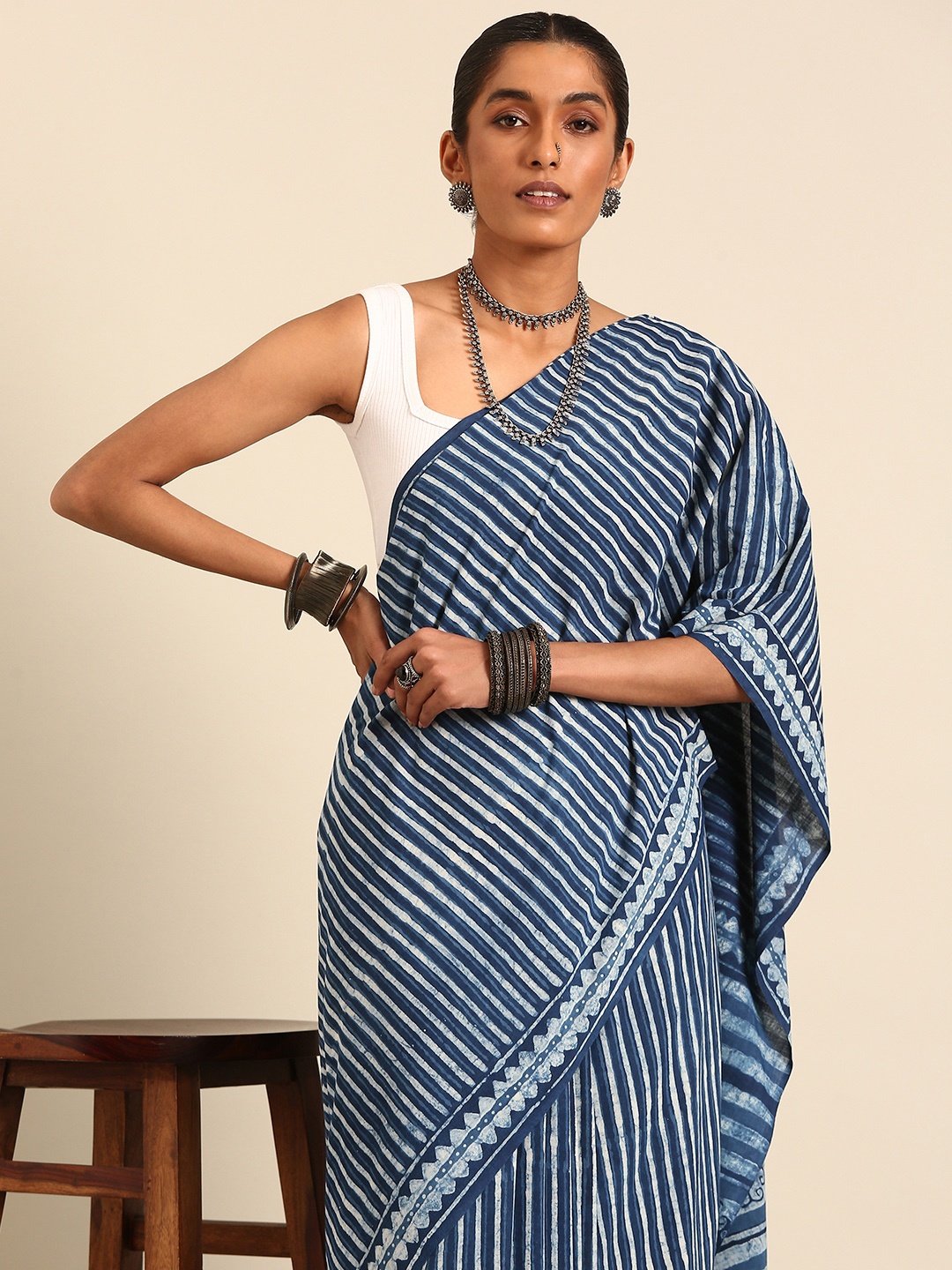 

Taavi Striped Dabu Print Pure Cotton Mul Mul Saree, Blue