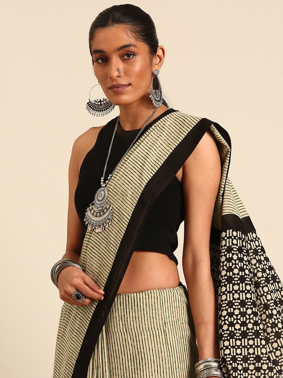 

Taavi Striped Bagru Print Pure Cotton Mul Mul Saree, Beige