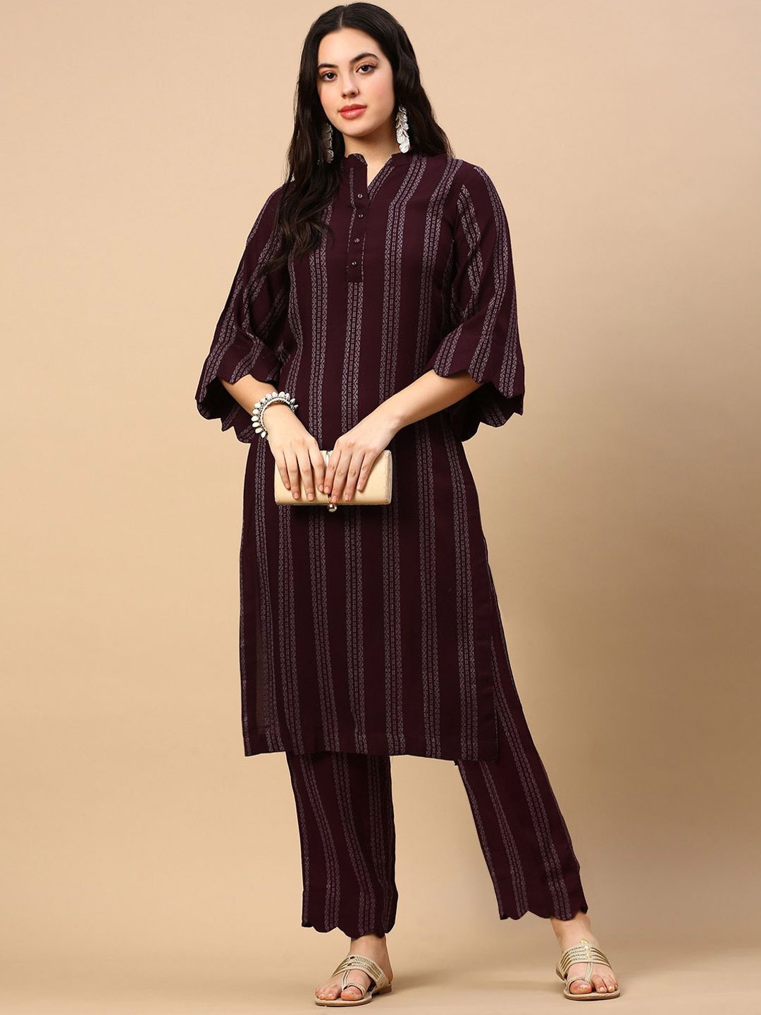 

SHOWOFF Striped Straight Kurta with Trousers, Maroon