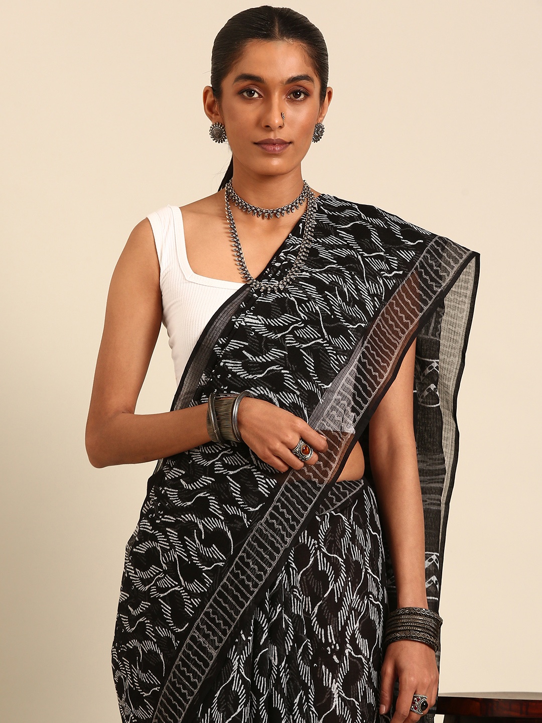 

Taavi Chuna Patri Block Print Pure Kota Cotton Saree, Black