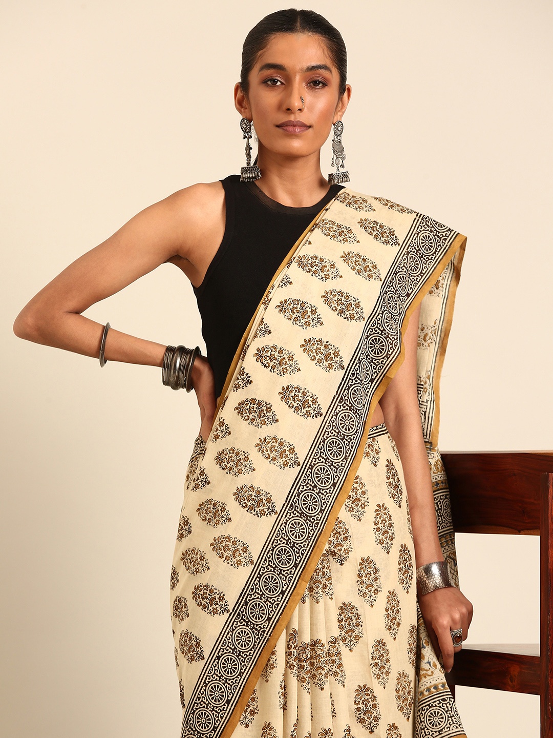 

Taavi Floral Bagru Print Pure Cotton Mul Mul Saree, Beige