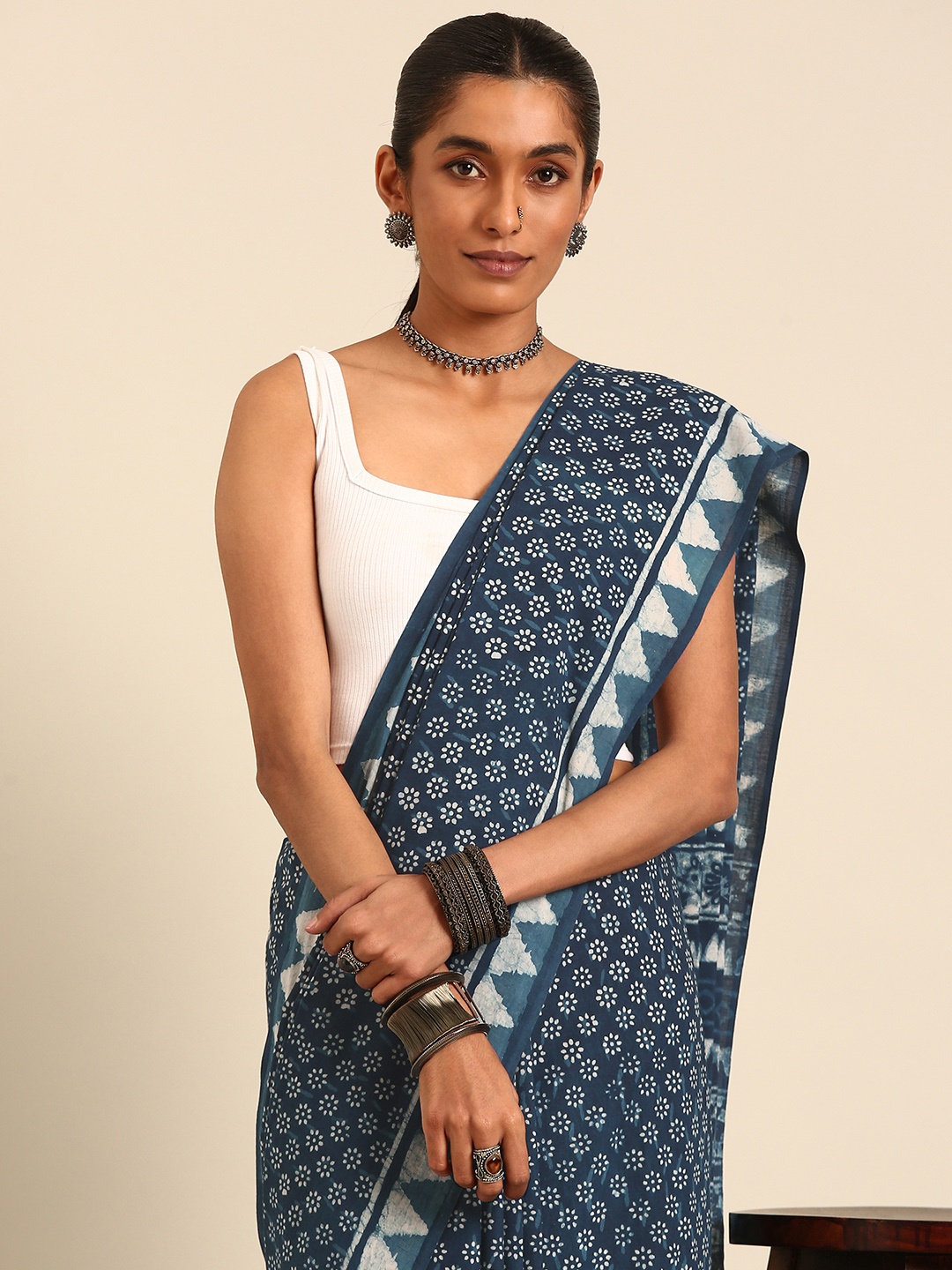

Taavi Dabu Print Pure Cotton Mul Mul Saree, Blue