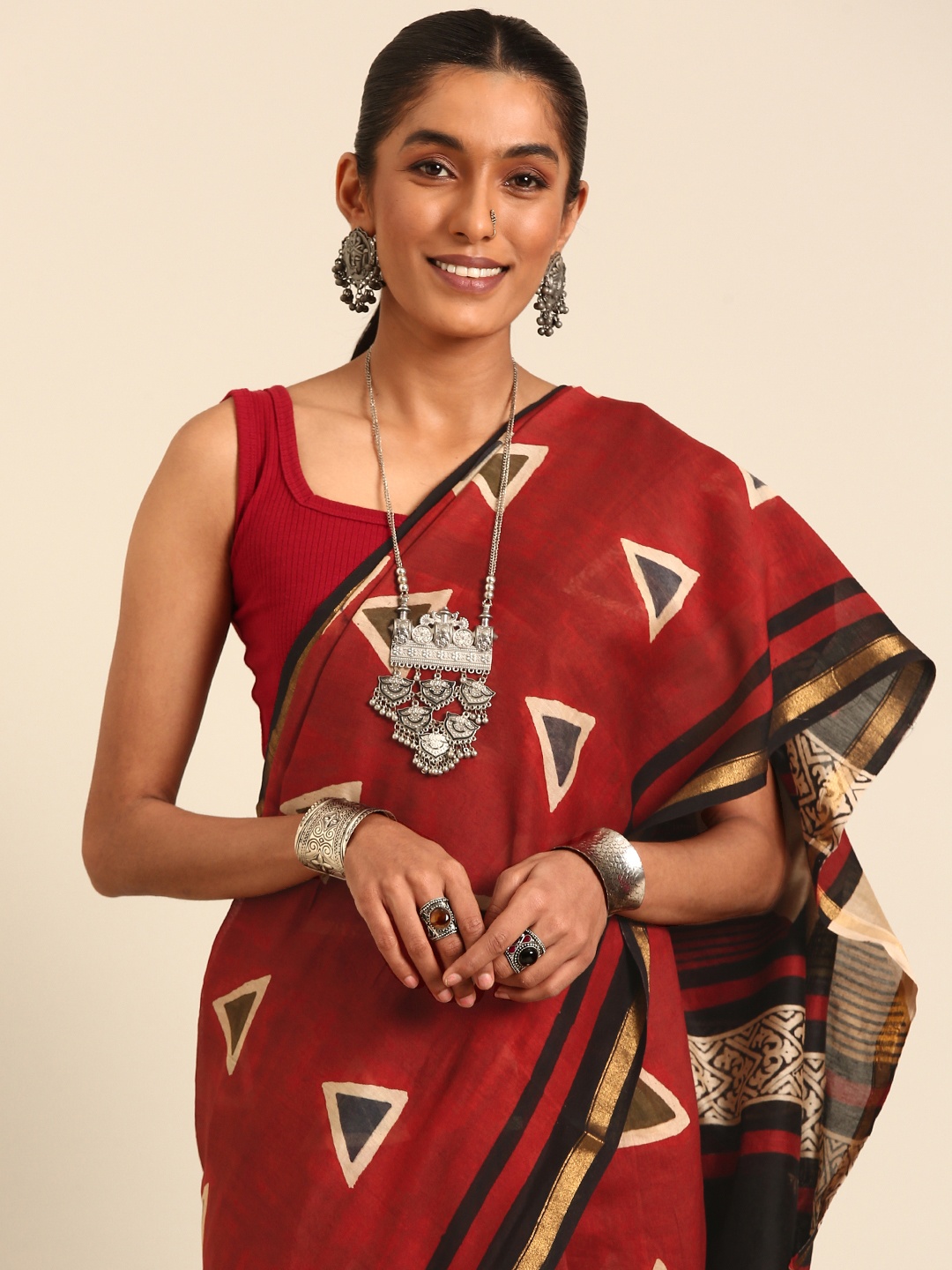 

Taavi Silk Blend Bagru Saree, Red