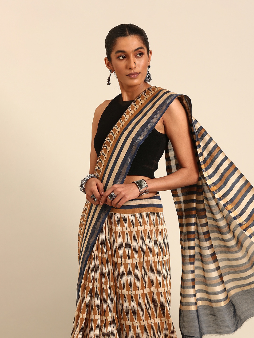 

Taavi Silk Blend Bagru Saree, Beige