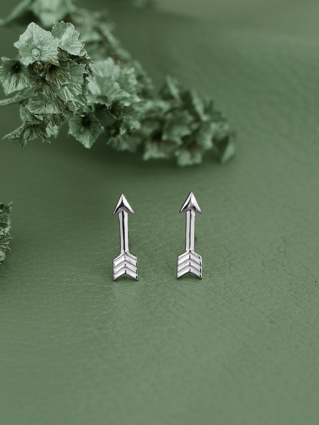 

DressBerry Rhodium-Plated 925 Sterling Silver Contemporary Studs