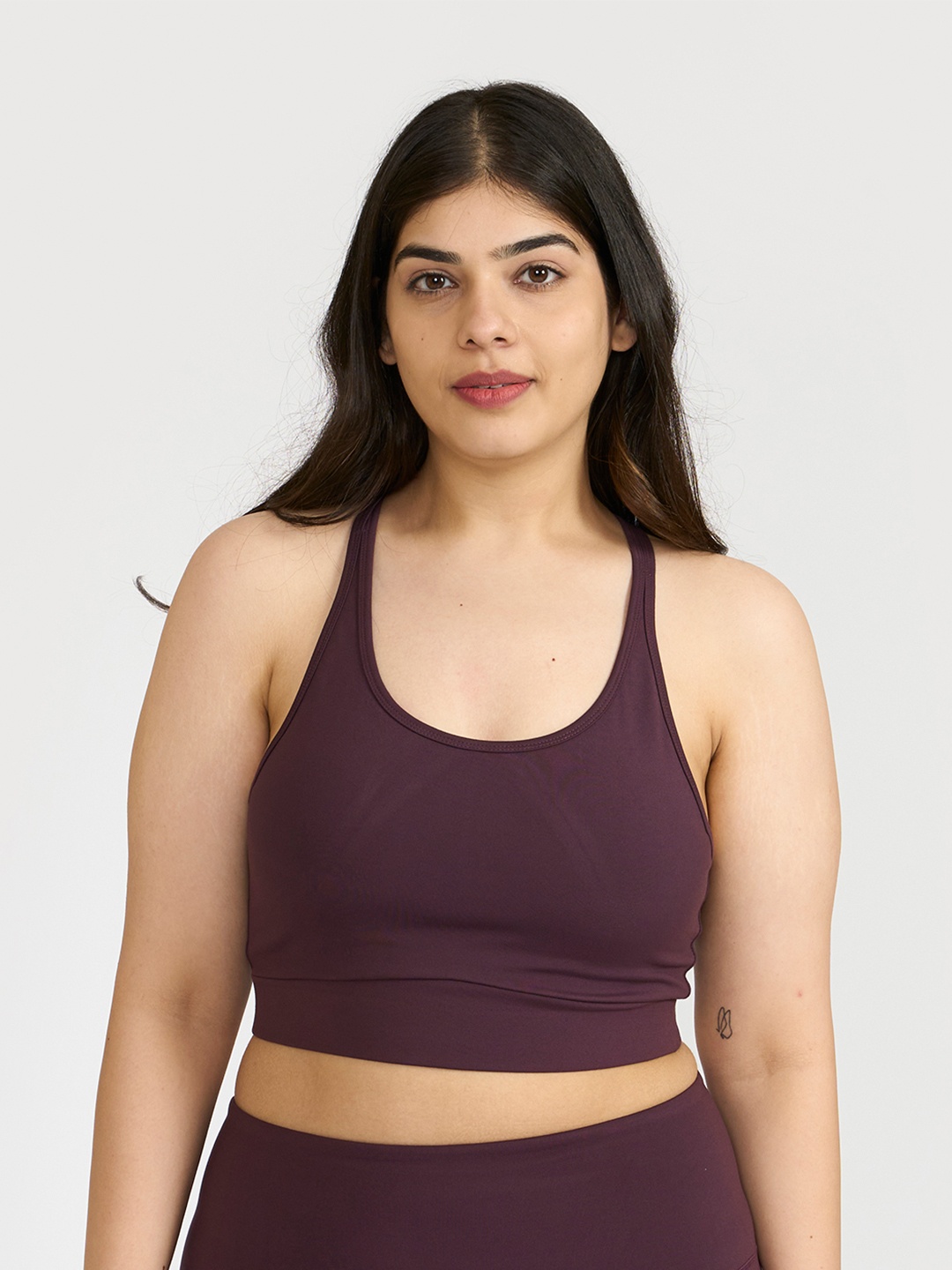 

Hunnit Cross Back Round Neck Sports Bra with Medium Coverage, Purple