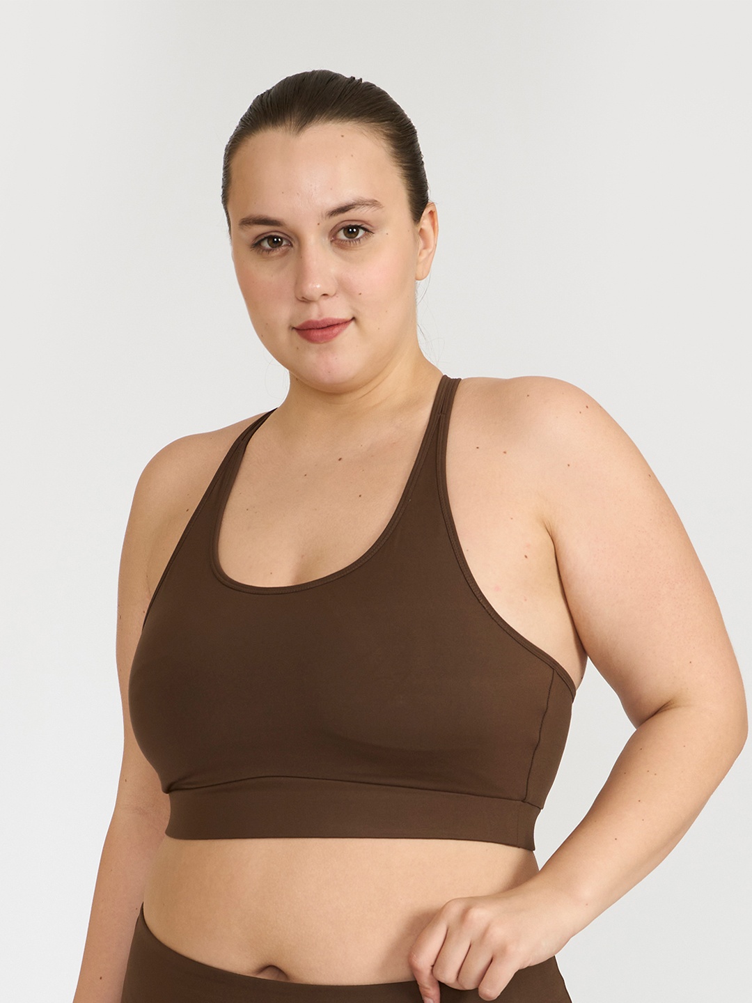 

Hunnit Cross Back Round Neck Sports Bra with Medium Coverage, Brown