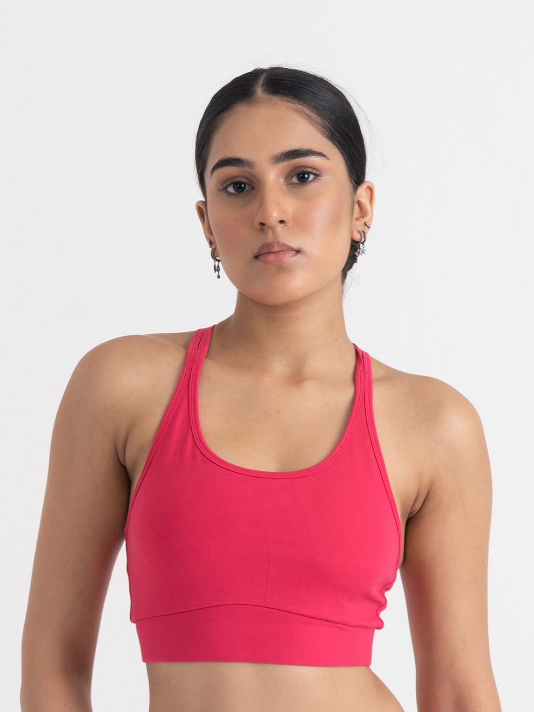 

Hunnit Cross Back Round Neck Sports Bra with Medium Coverage, Pink