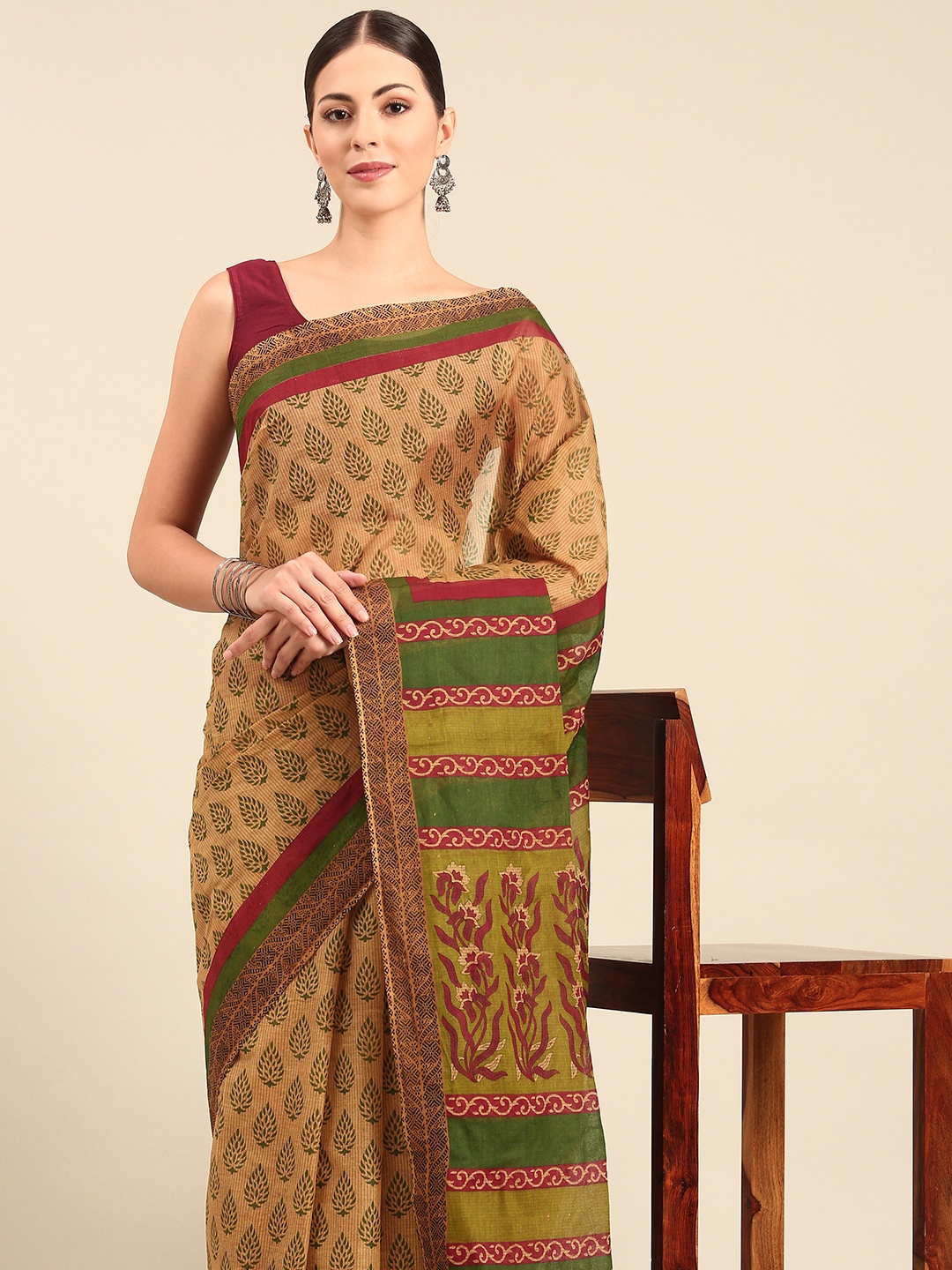 

SHANVIKA Ethnic Motifs Pure Cotton Saree, Beige