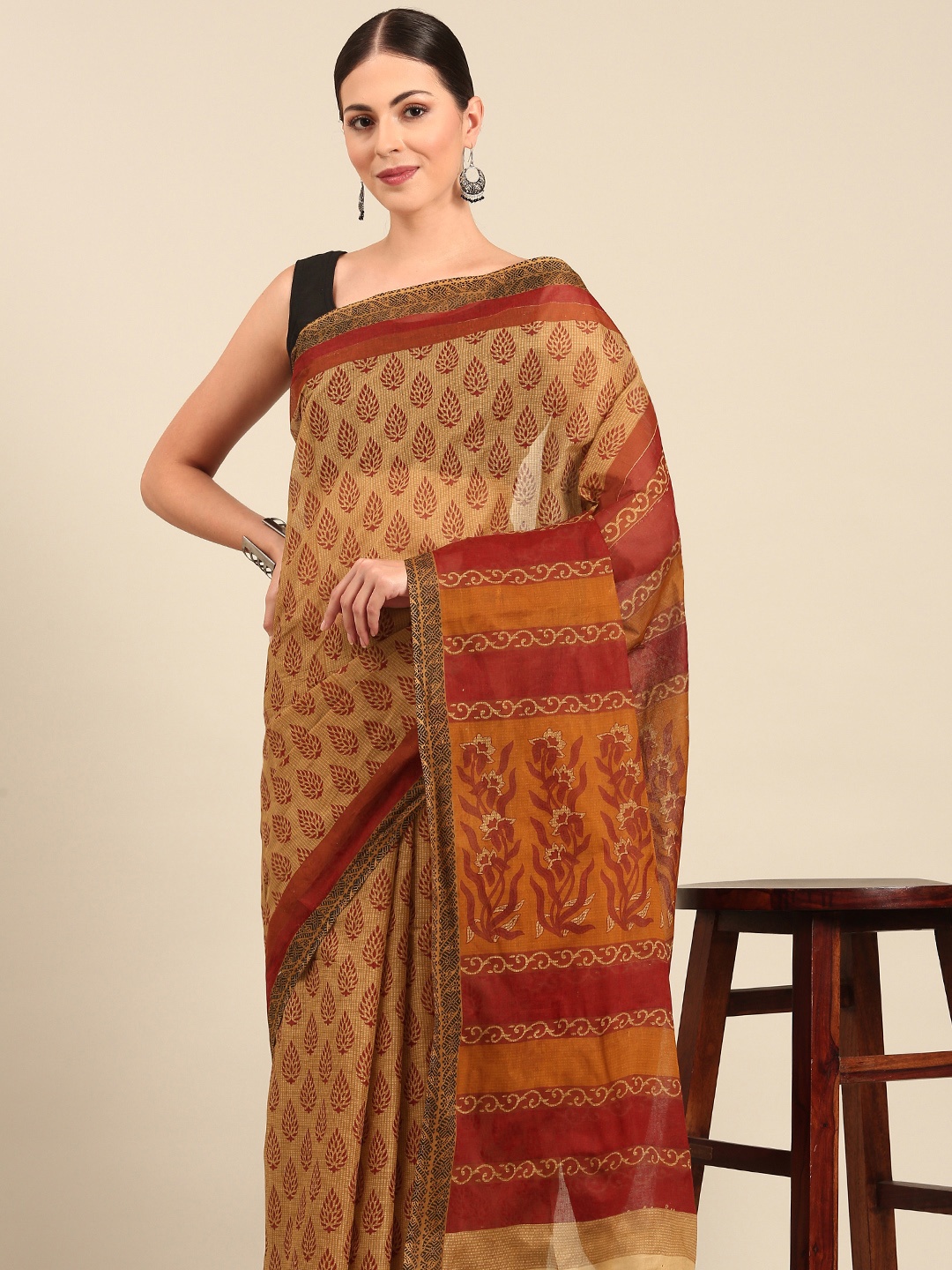 

SHANVIKA Ethnic Motifs Pure Cotton Saree, Beige