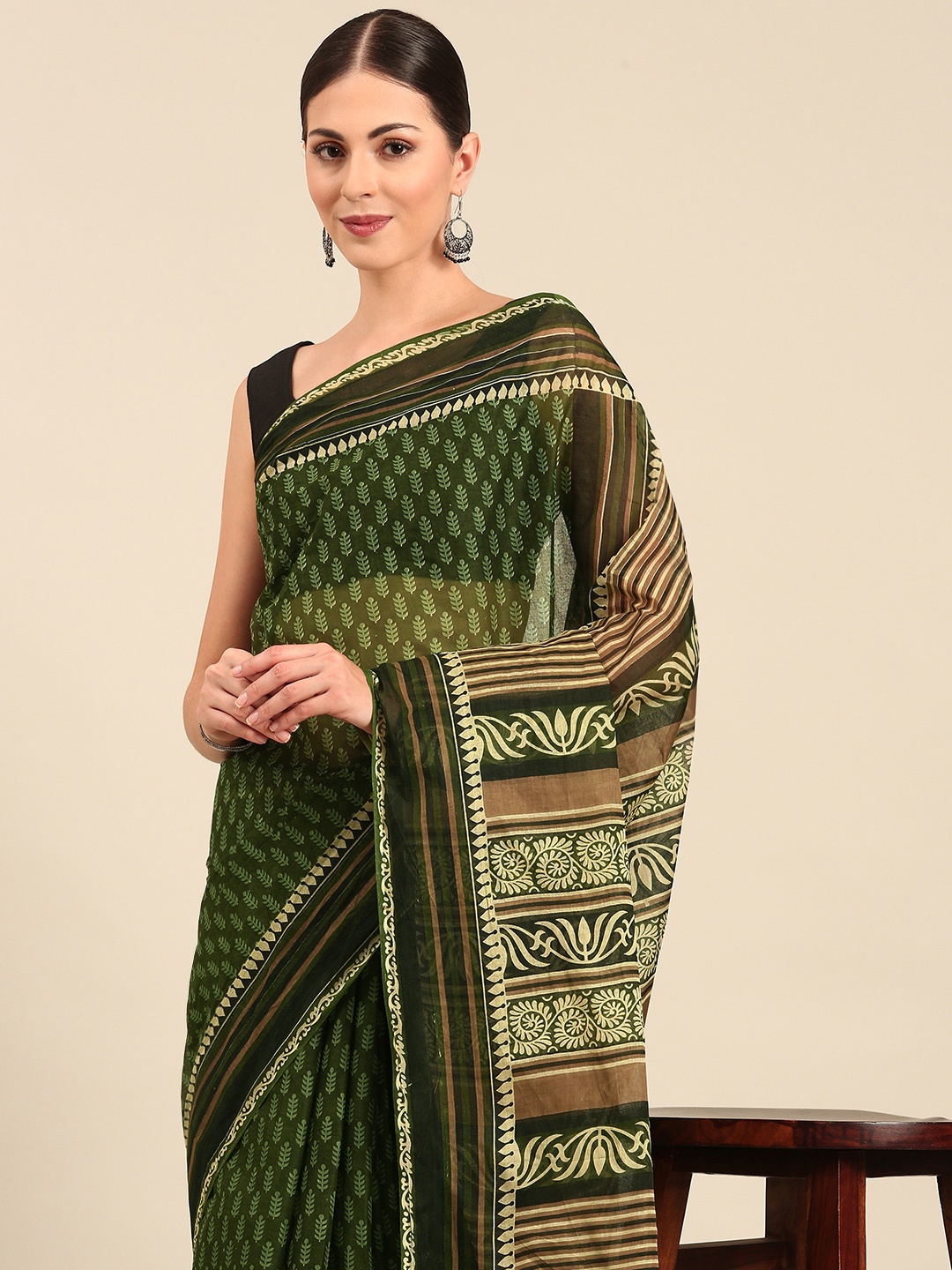 

SHANVIKA Ethnic Motifs Pure Cotton Saree, Green