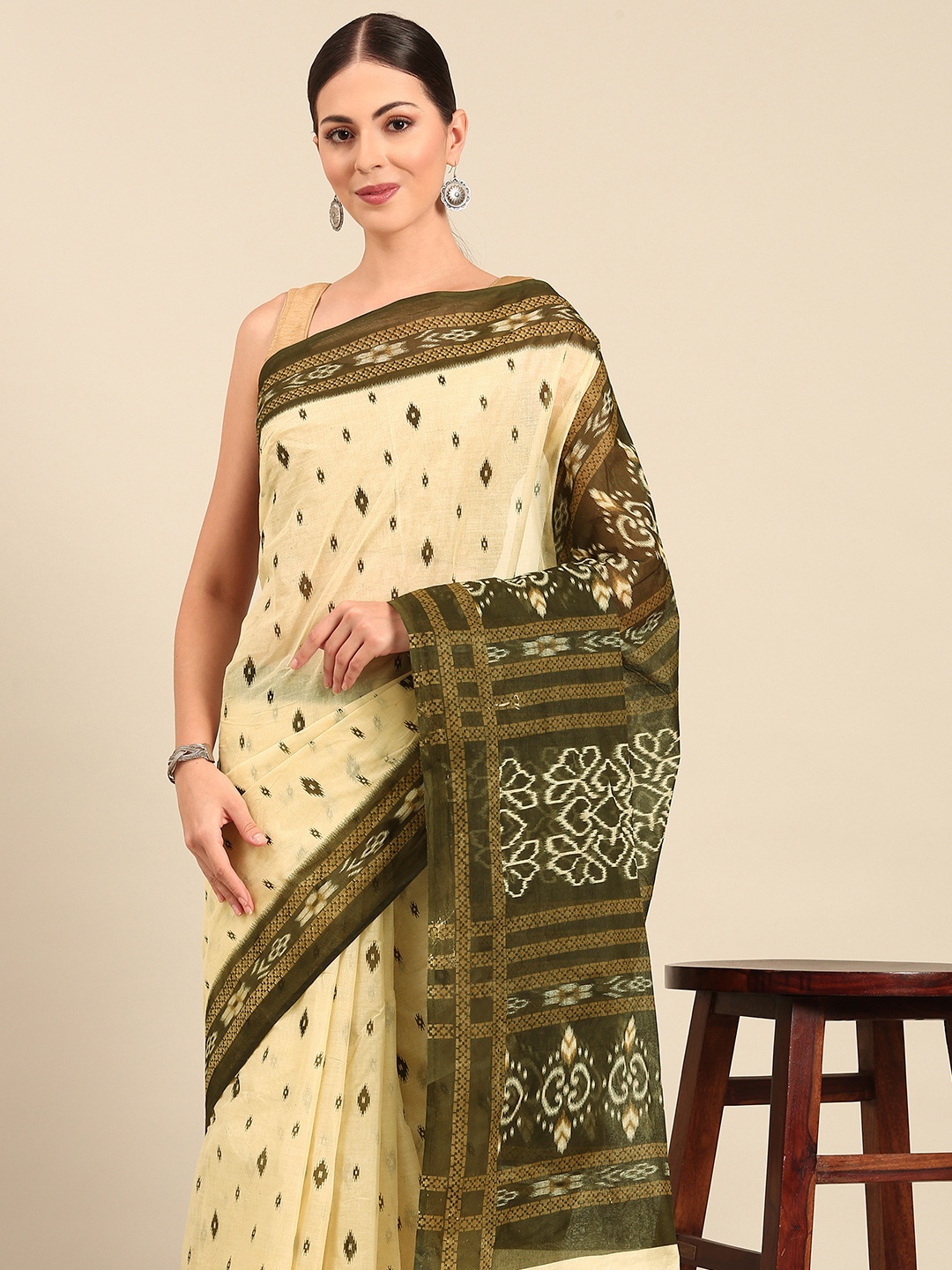 

SHANVIKA Ethnic Motifs Ikat Print Pure Cotton Saree, Cream