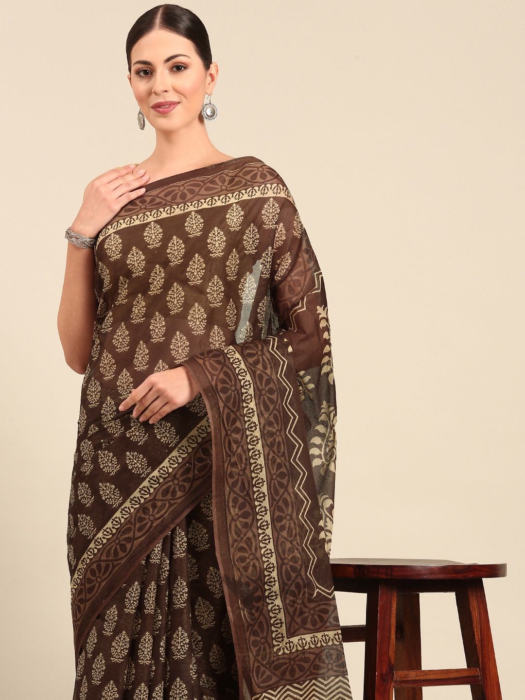 

SHANVIKA Ethnic Motifs Pure Cotton Saree, Brown