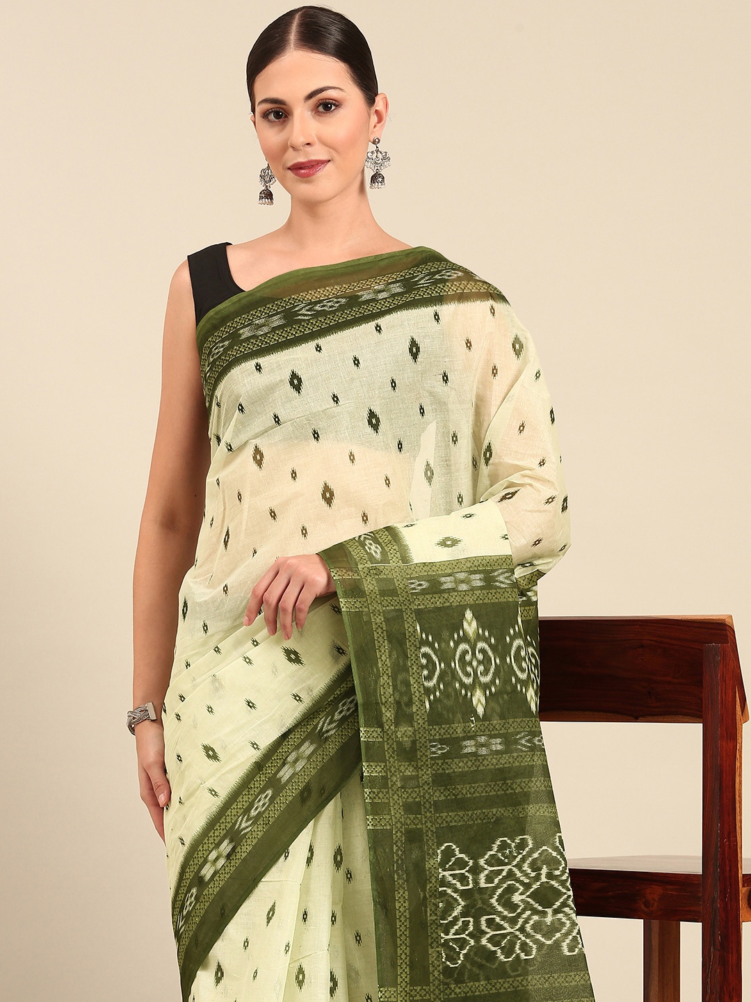 

SHANVIKA Ethnic Motifs Ikat Print Pure Cotton Saree, Green